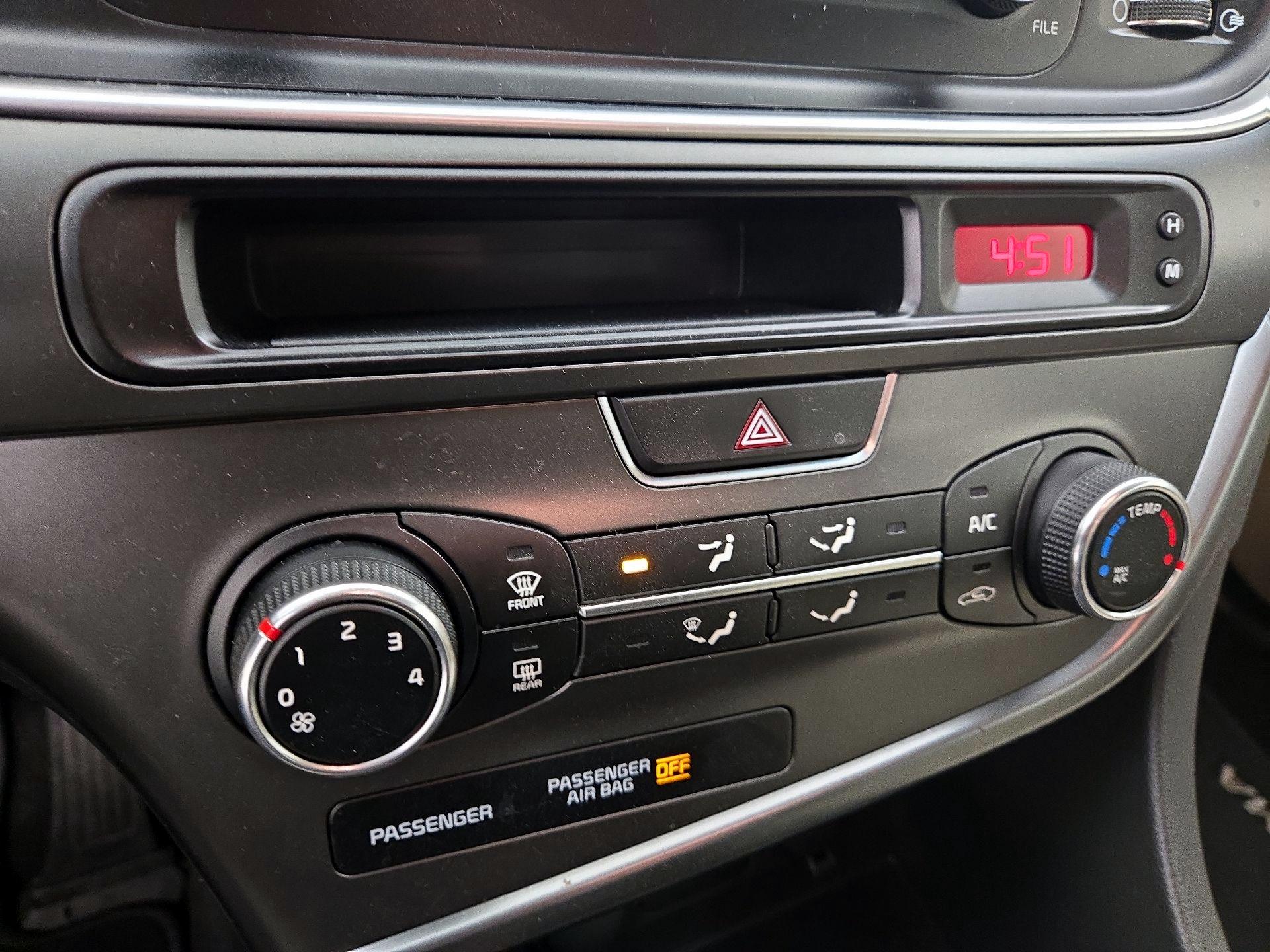 Thumbnail: 2014 Kia Optima - 16