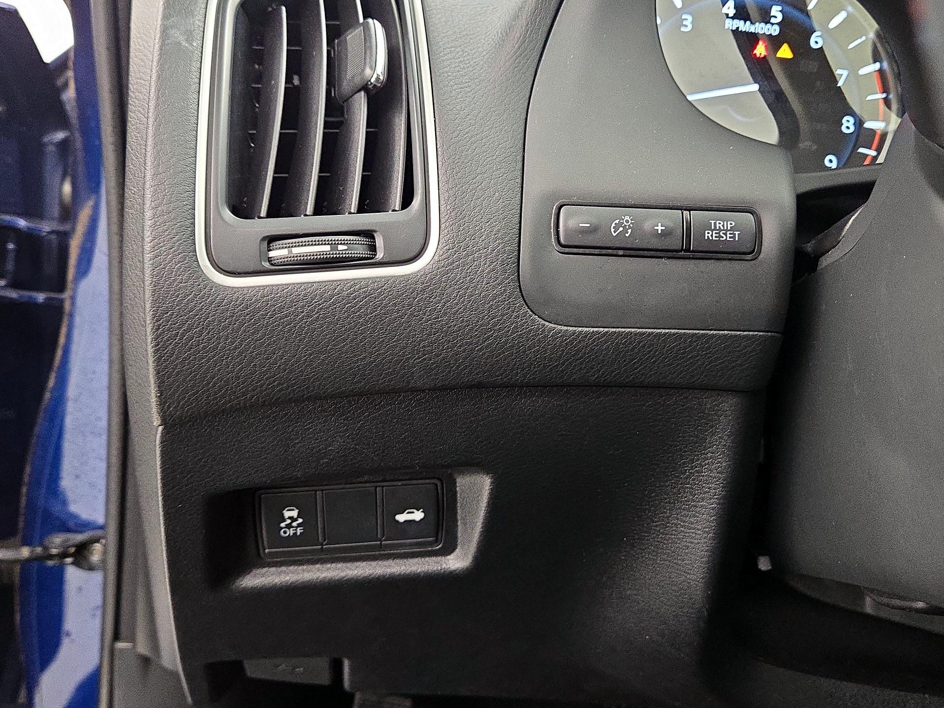 Thumbnail: 2019 INFINITI Q50 - 13