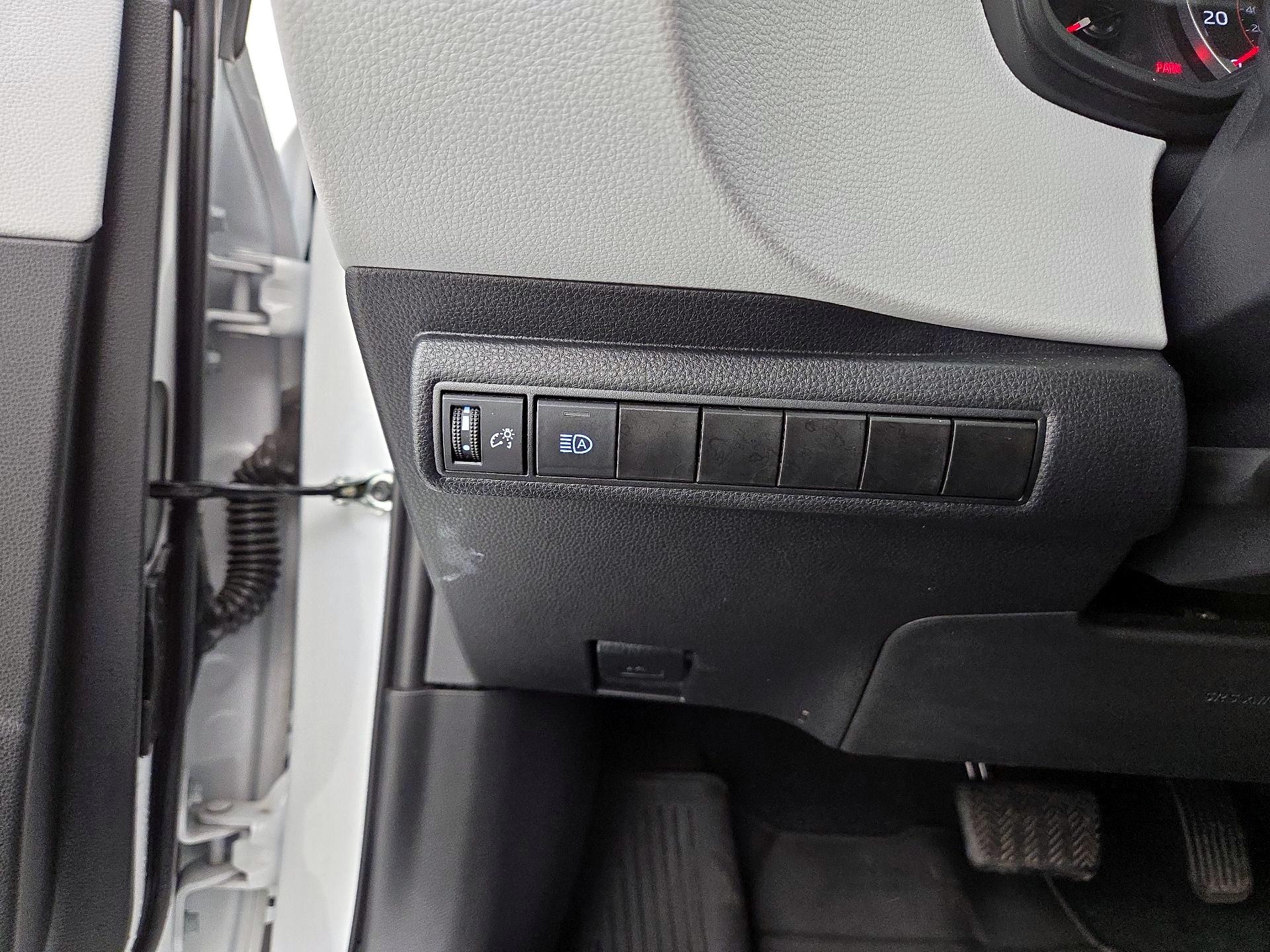 Thumbnail: 2022 Toyota Corolla - 13