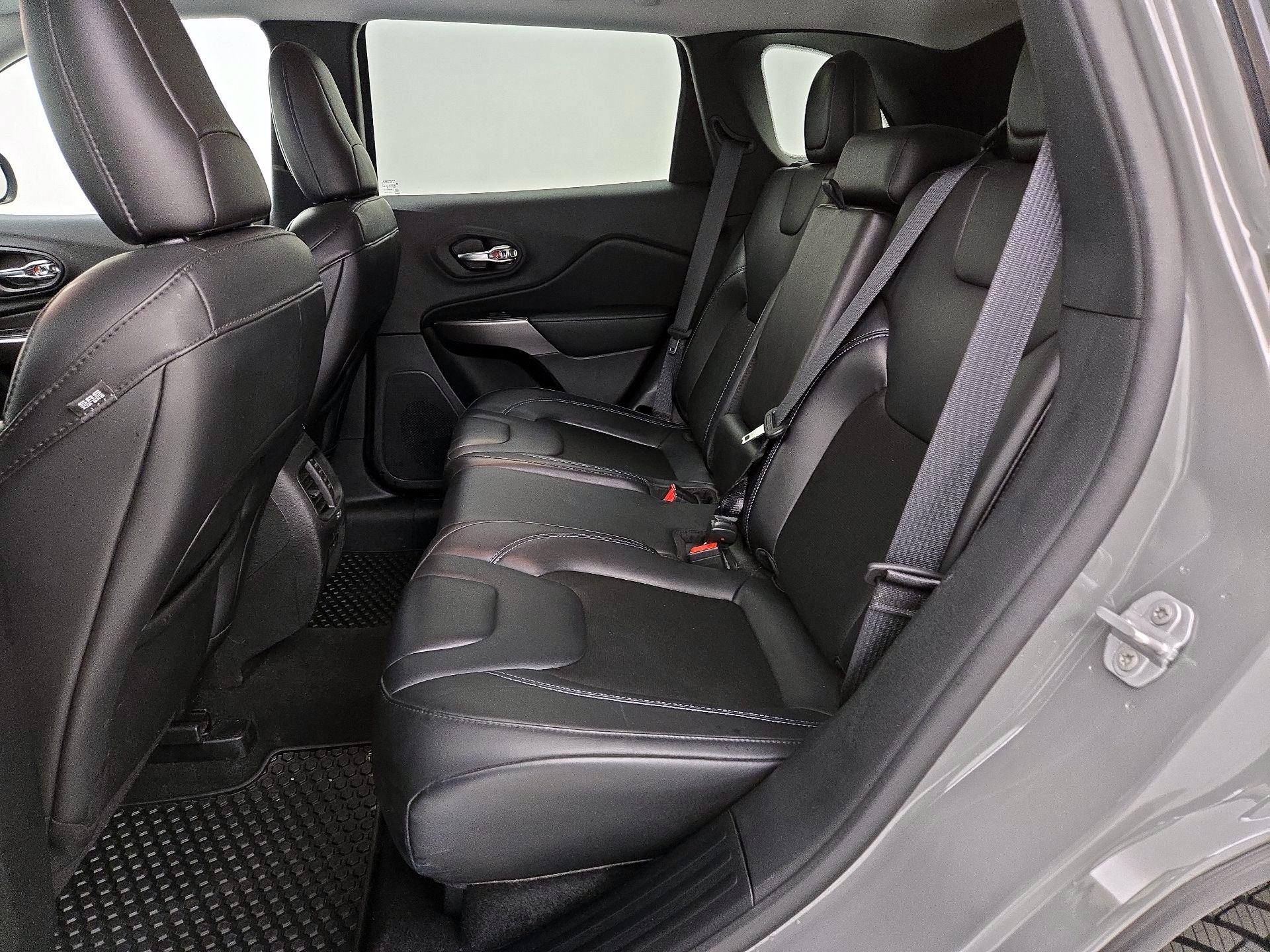 Thumbnail: 2020 Jeep Cherokee - 19