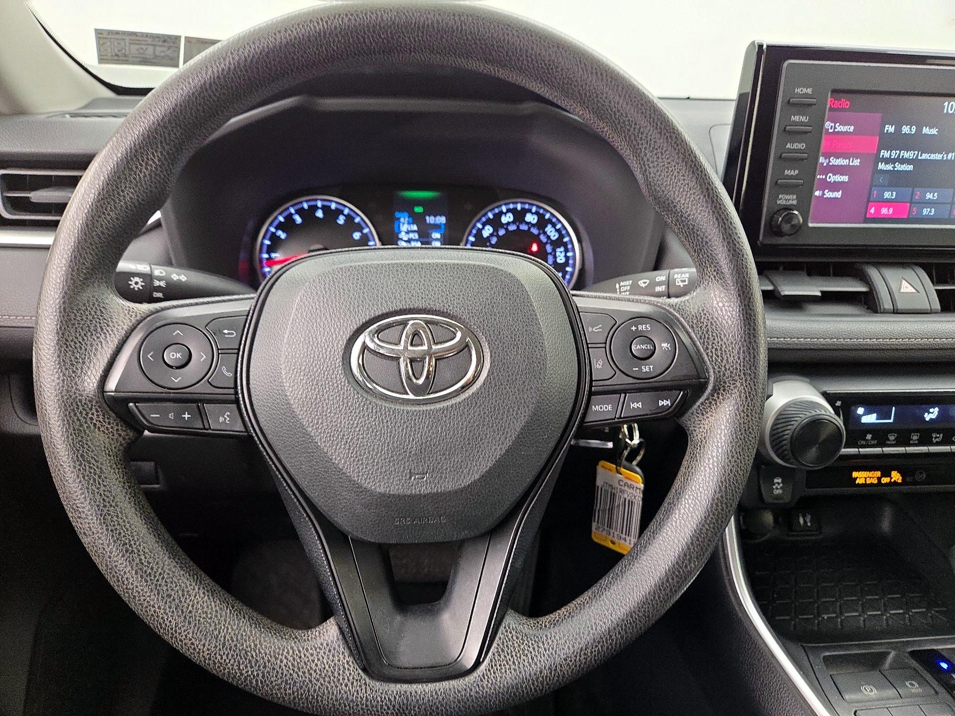 Thumbnail: 2019 Toyota RAV4 - 10