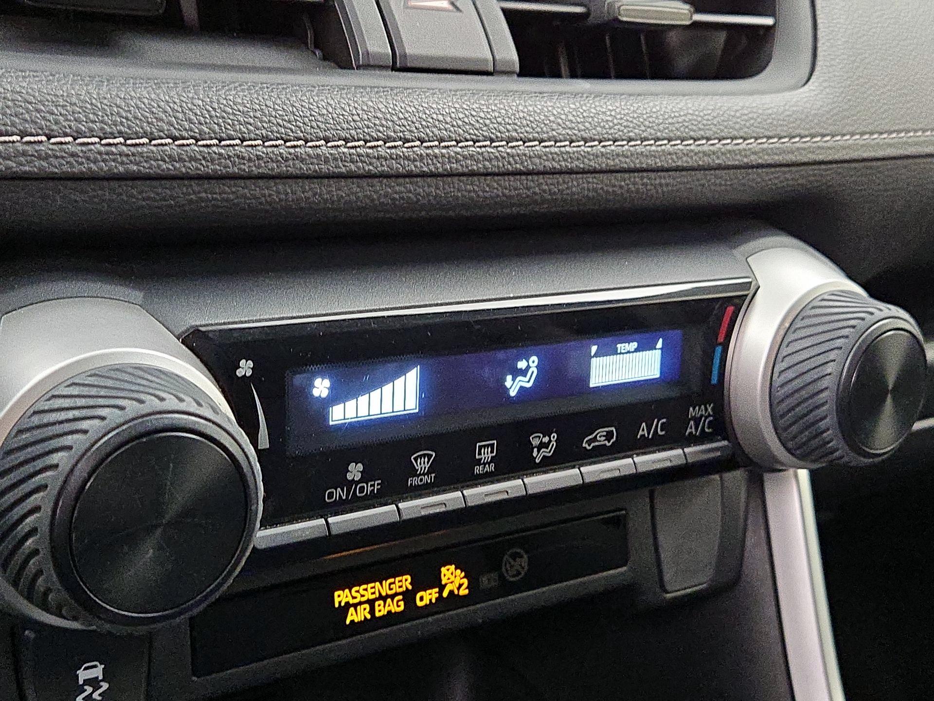 Thumbnail: 2019 Toyota RAV4 - 15