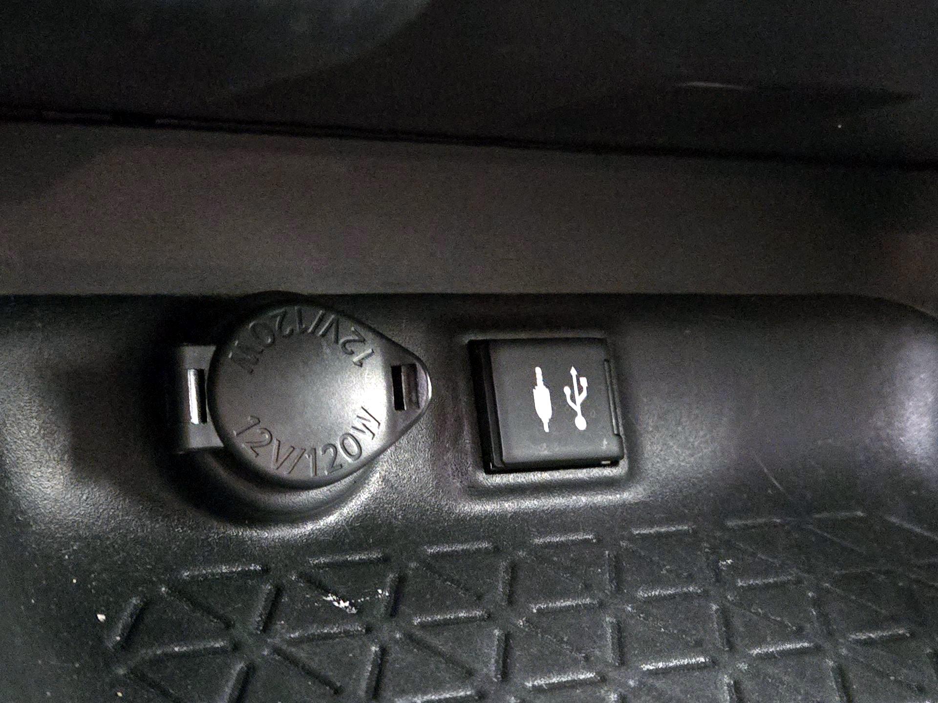 Thumbnail: 2019 Toyota RAV4 - 17