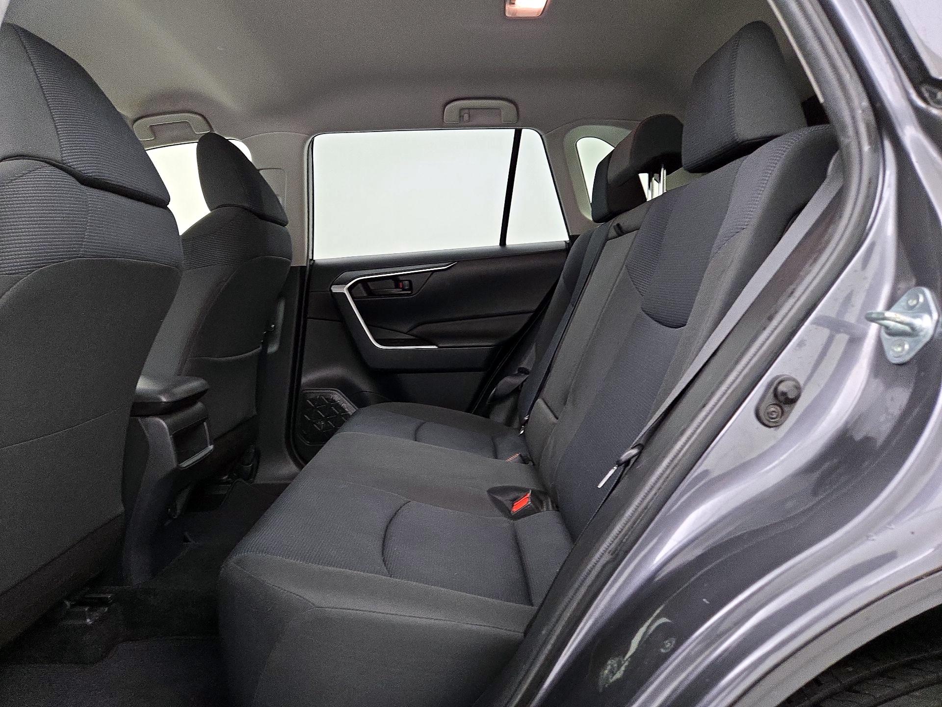 Thumbnail: 2019 Toyota RAV4 - 18