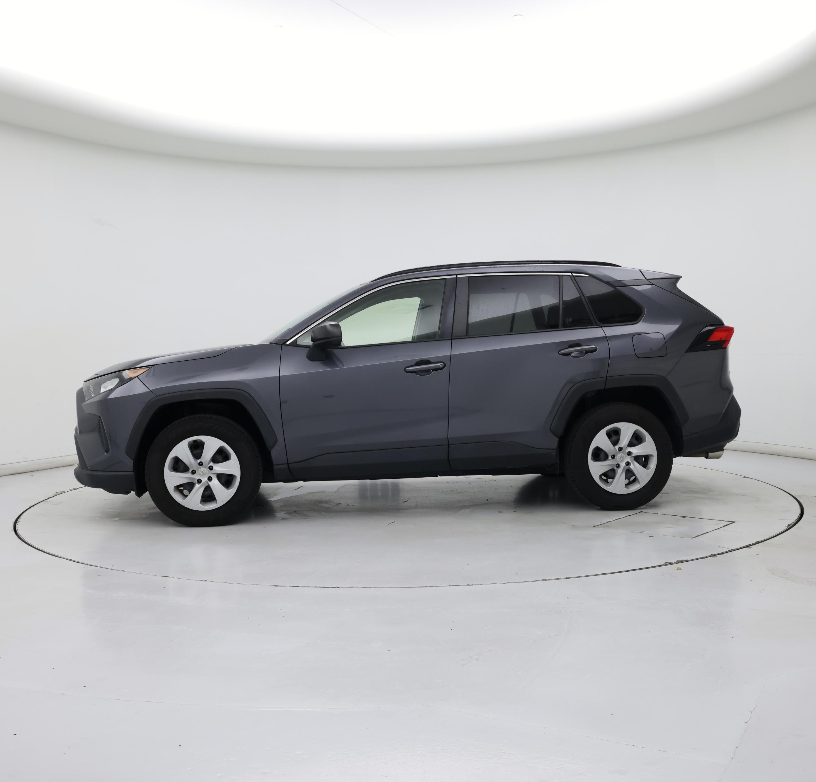 Thumbnail: 2019 Toyota RAV4 - 3