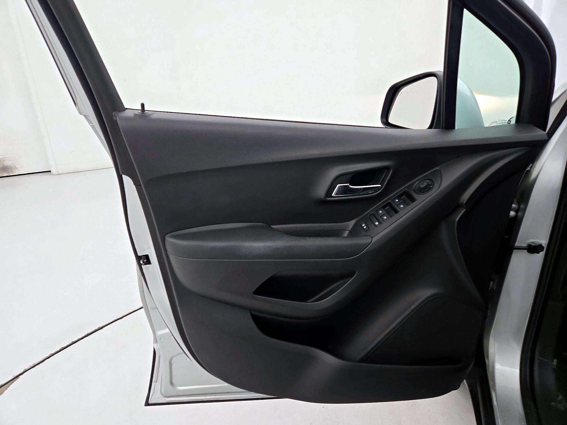 Thumbnail: 2020 Chevrolet Trax - 12