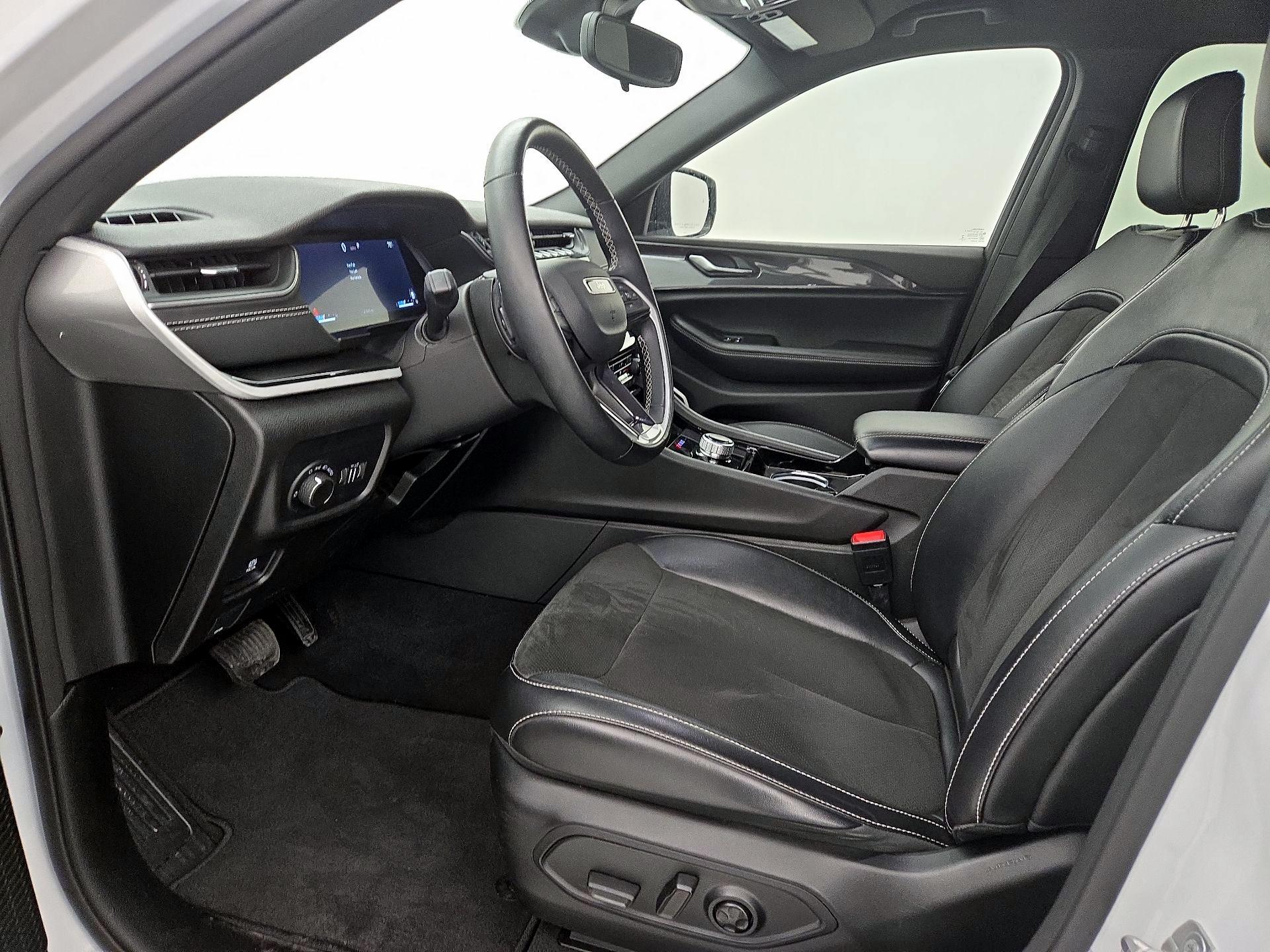 Thumbnail: 2022 Jeep Grand Cherokee - 11