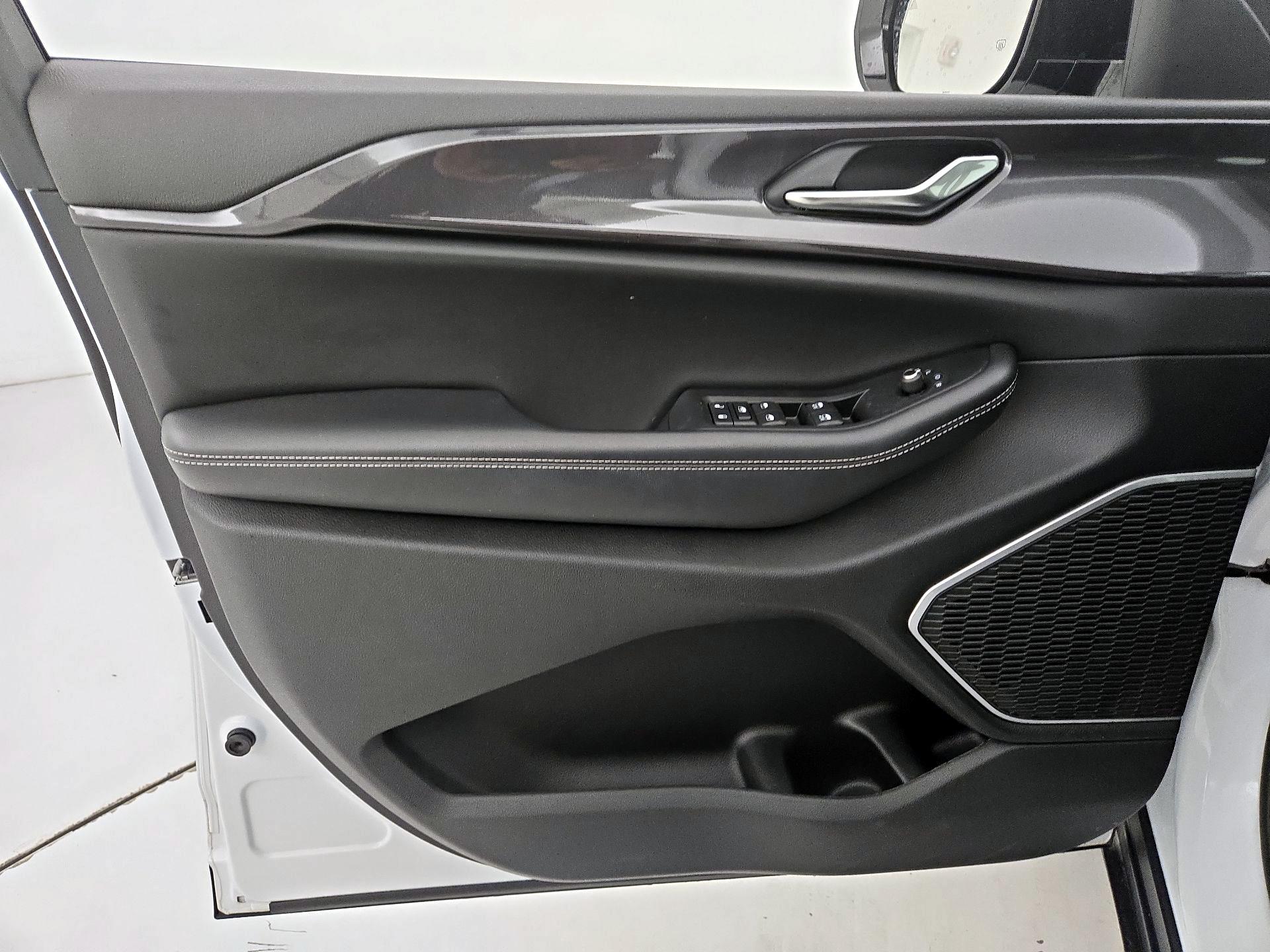 Thumbnail: 2022 Jeep Grand Cherokee - 12