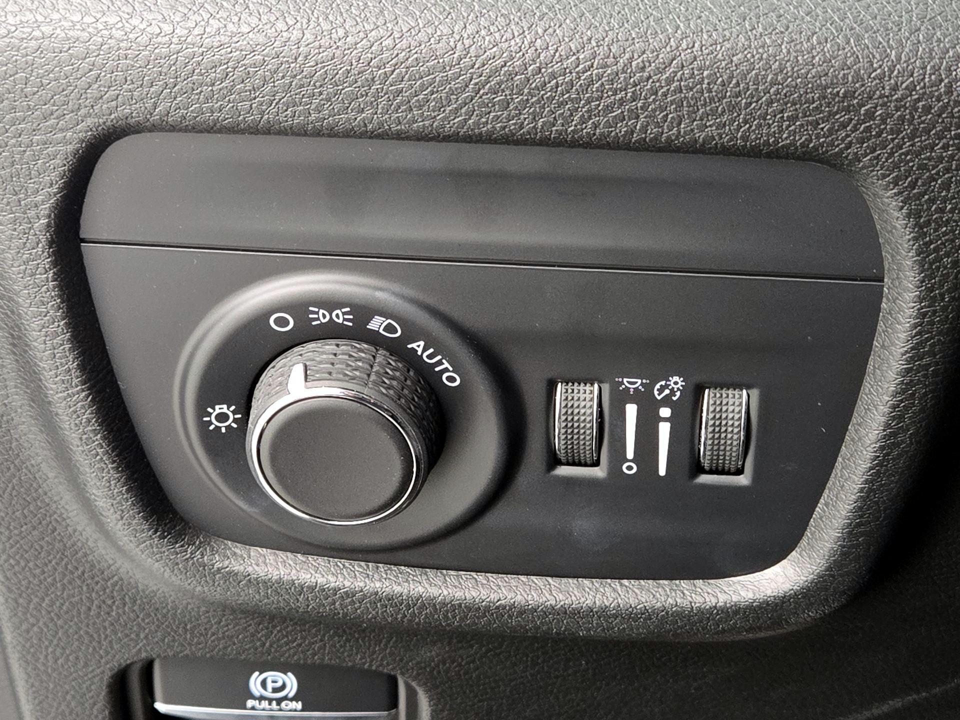 Thumbnail: 2022 Jeep Grand Cherokee - 13