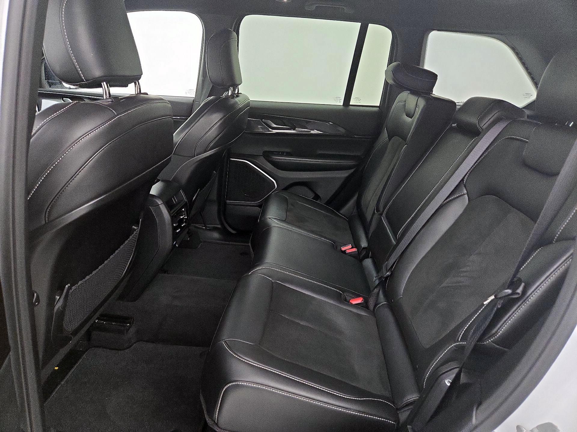 Thumbnail: 2022 Jeep Grand Cherokee - 19