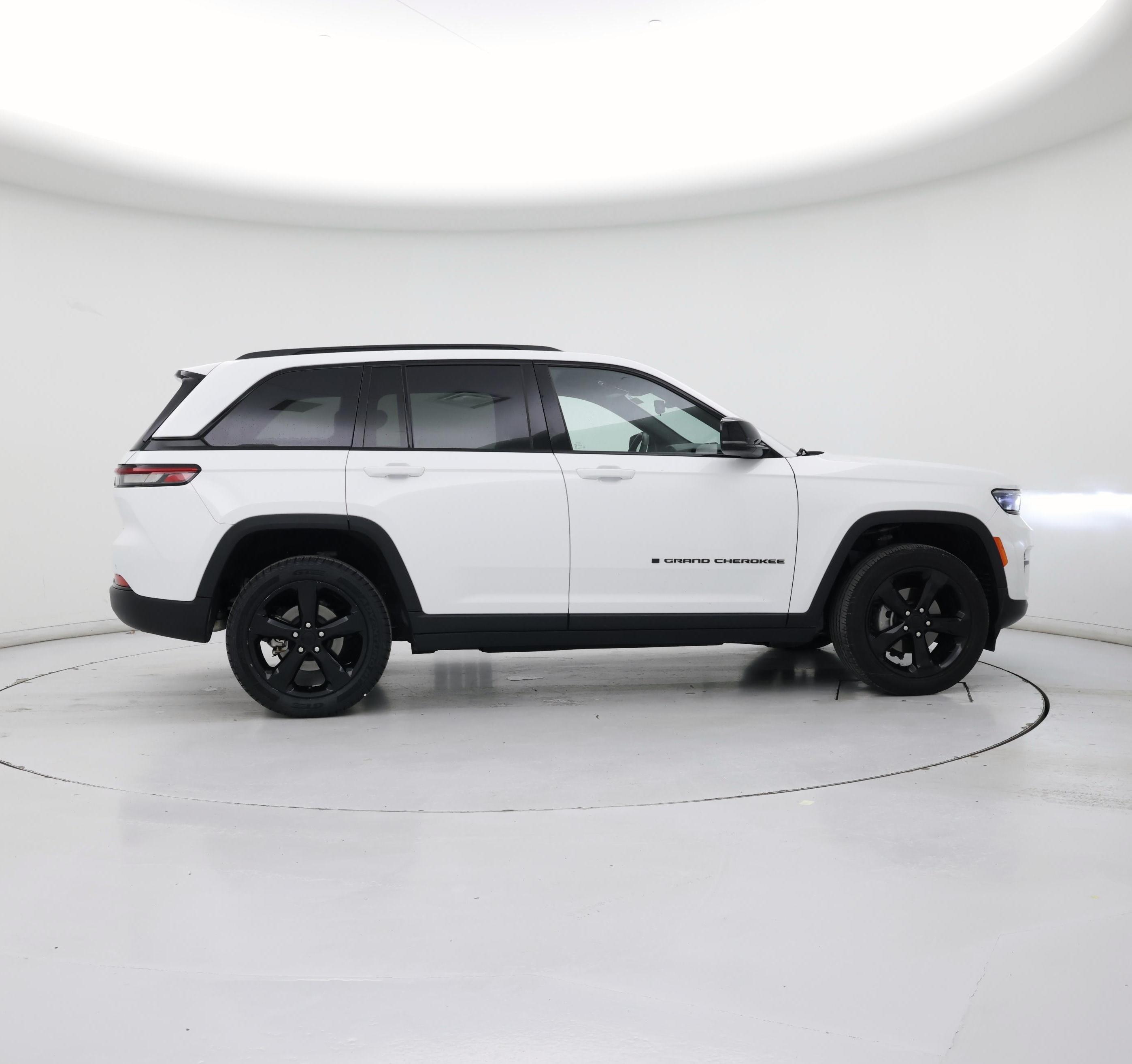Thumbnail: 2022 Jeep Grand Cherokee - 7