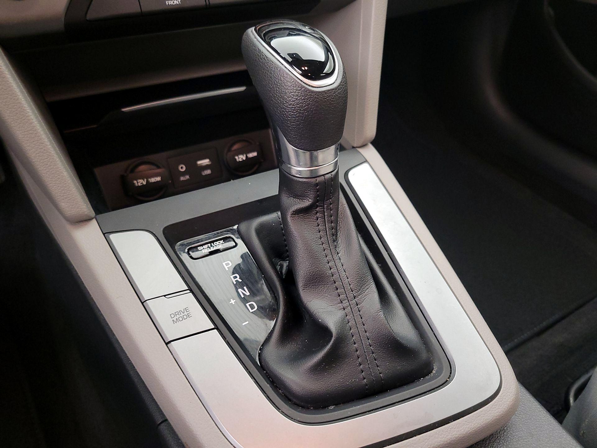 Thumbnail: 2017 Hyundai Elantra - 16