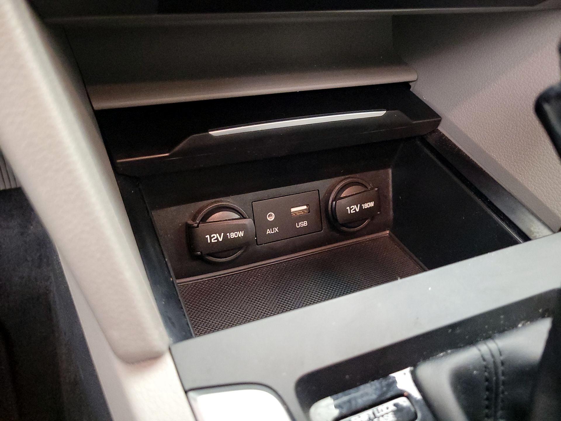 Thumbnail: 2017 Hyundai Elantra - 17