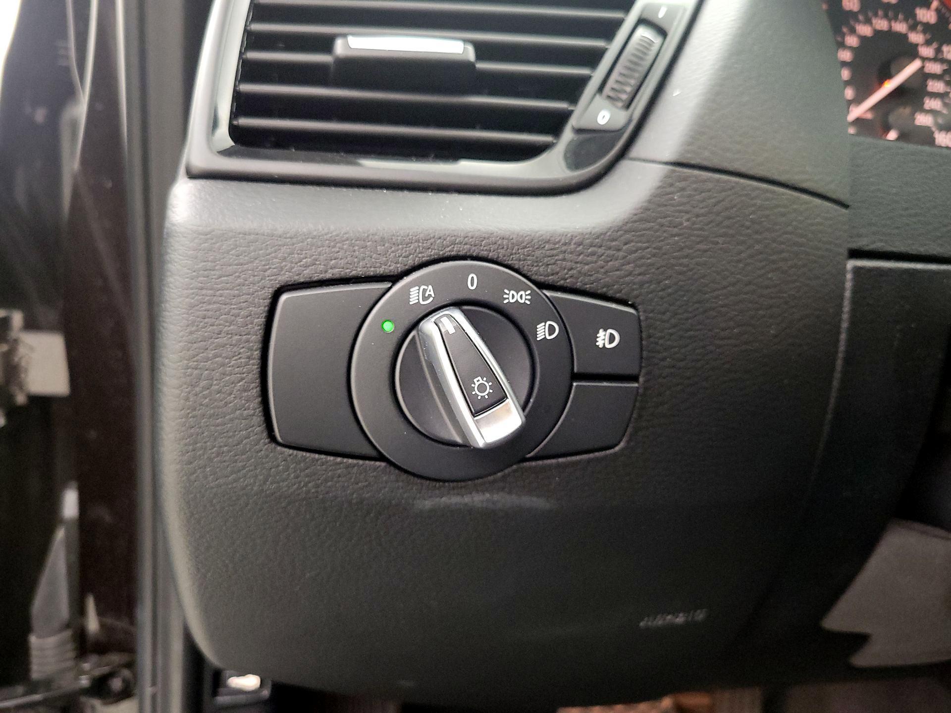 Thumbnail: 2015 BMW X1 - 13