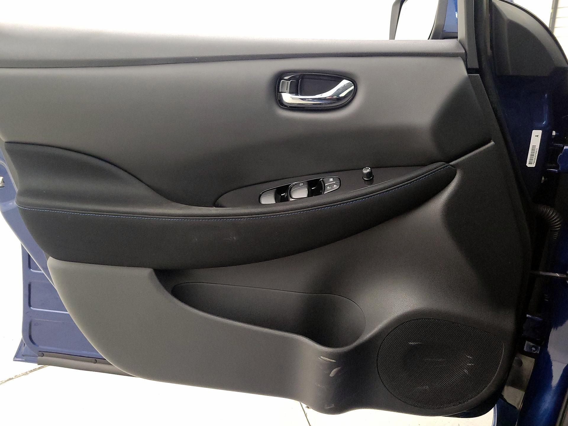 Thumbnail: 2020 Nissan Leaf - 12