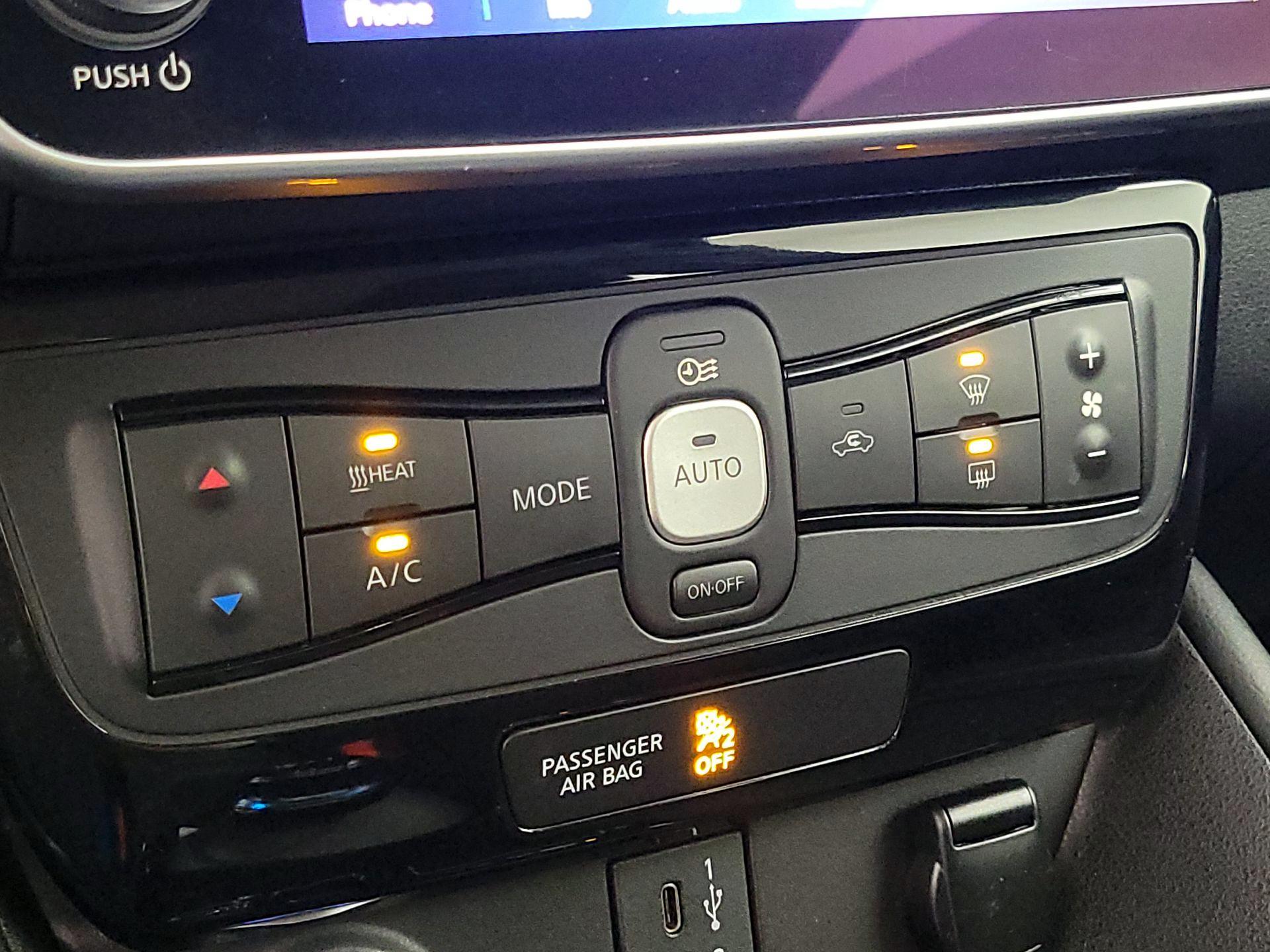 Thumbnail: 2020 Nissan Leaf - 17