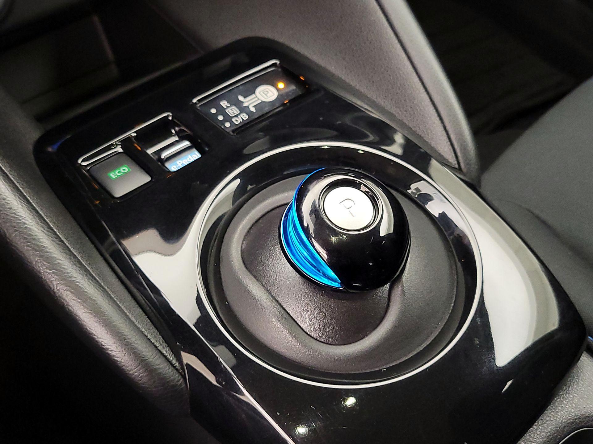 Thumbnail: 2020 Nissan Leaf - 18