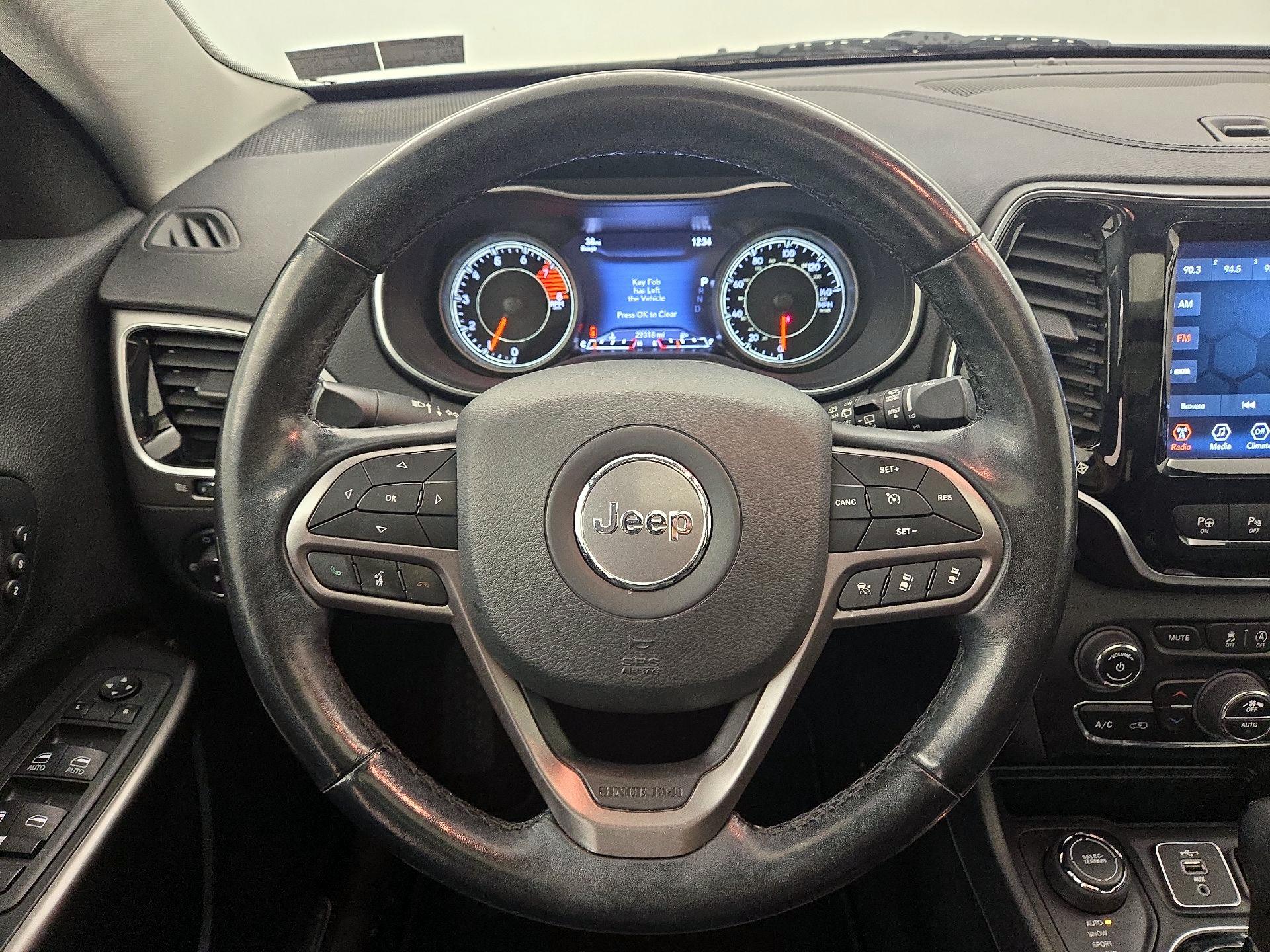 Thumbnail: 2021 Jeep Cherokee - 10