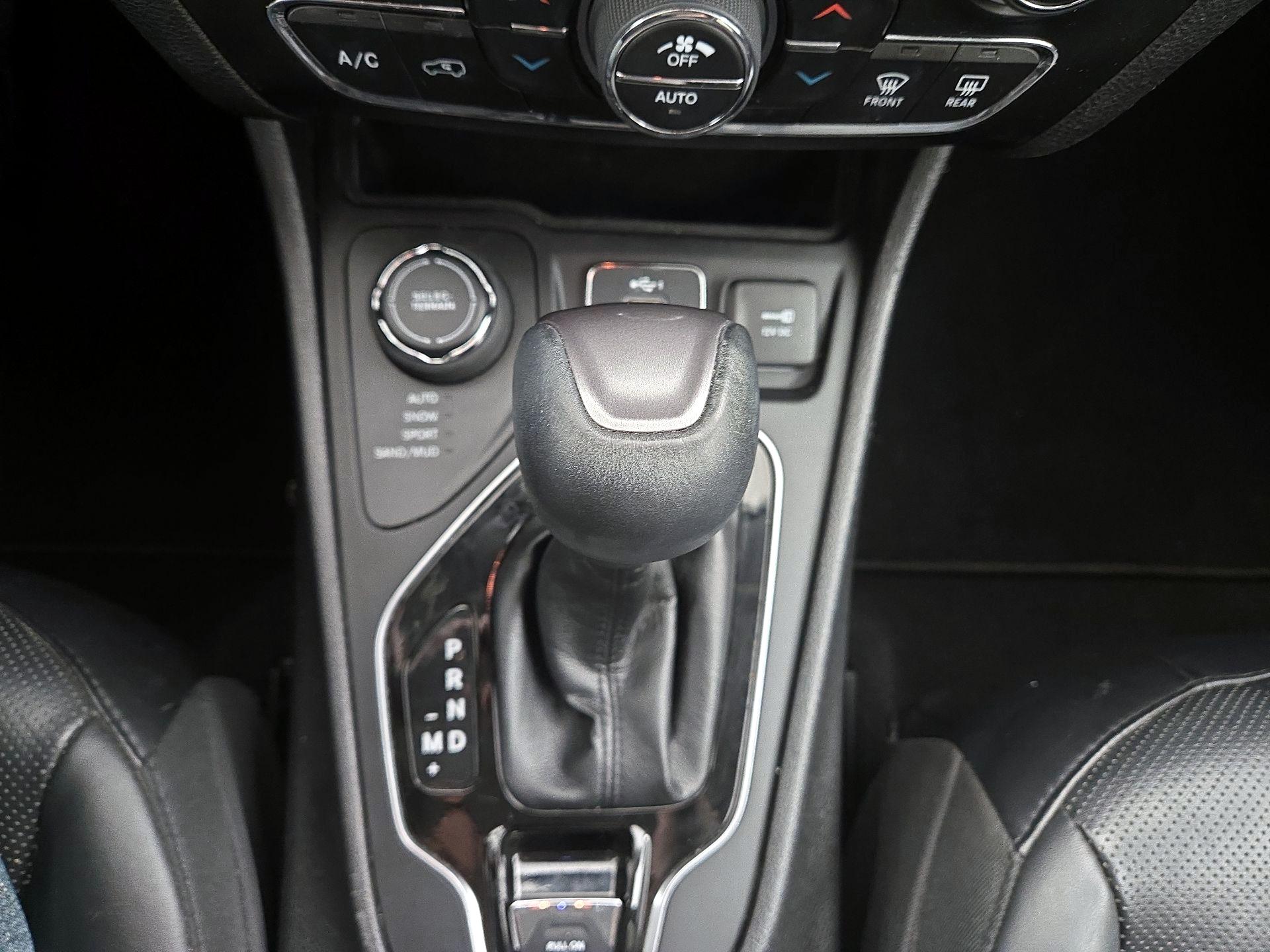 Thumbnail: 2021 Jeep Cherokee - 17