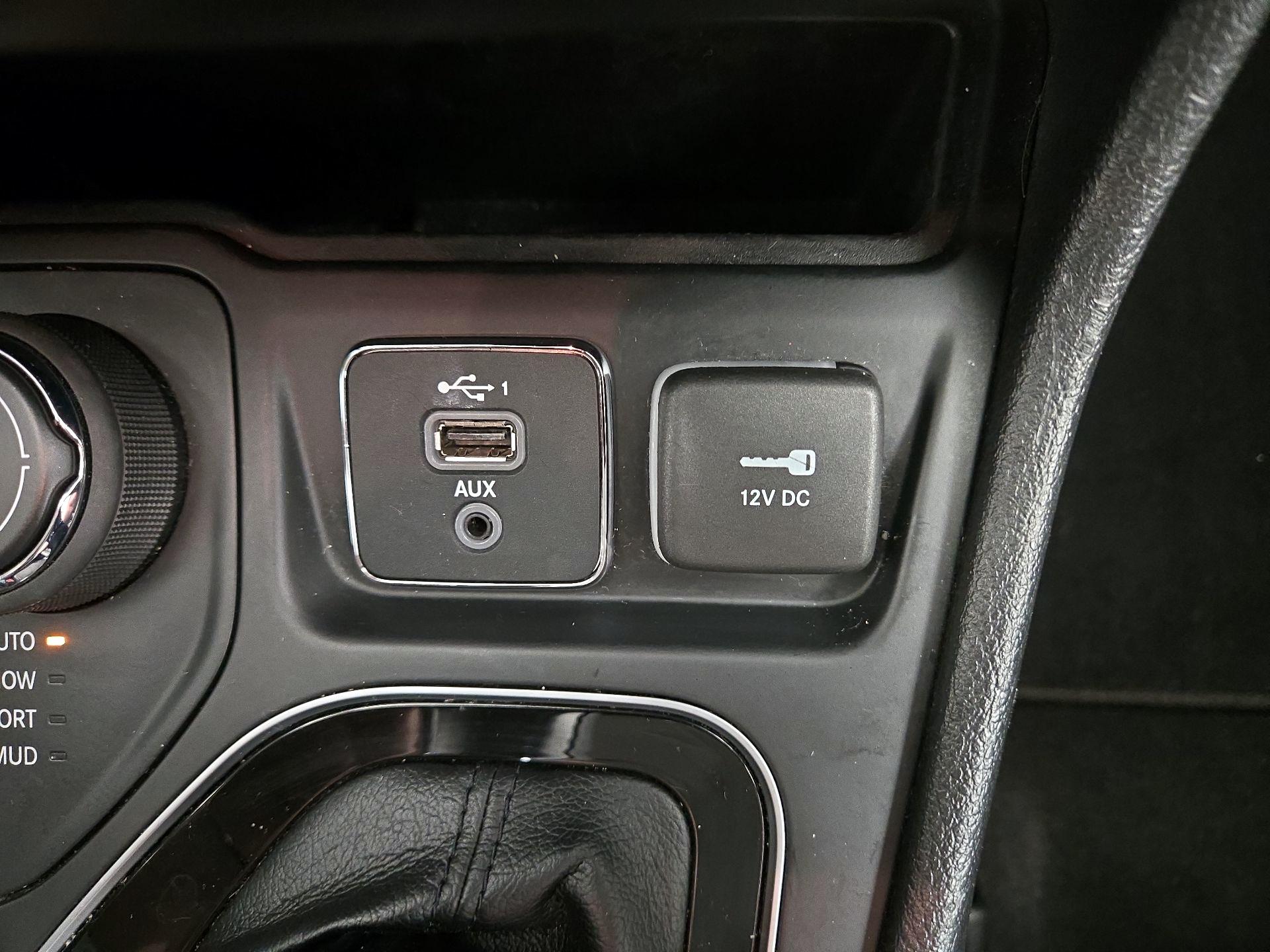 Thumbnail: 2021 Jeep Cherokee - 18