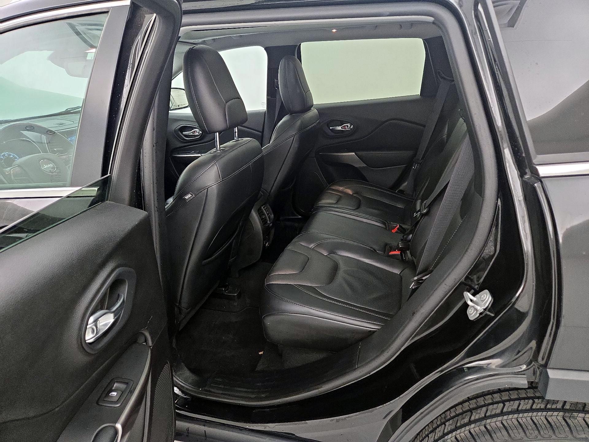 Thumbnail: 2021 Jeep Cherokee - 20