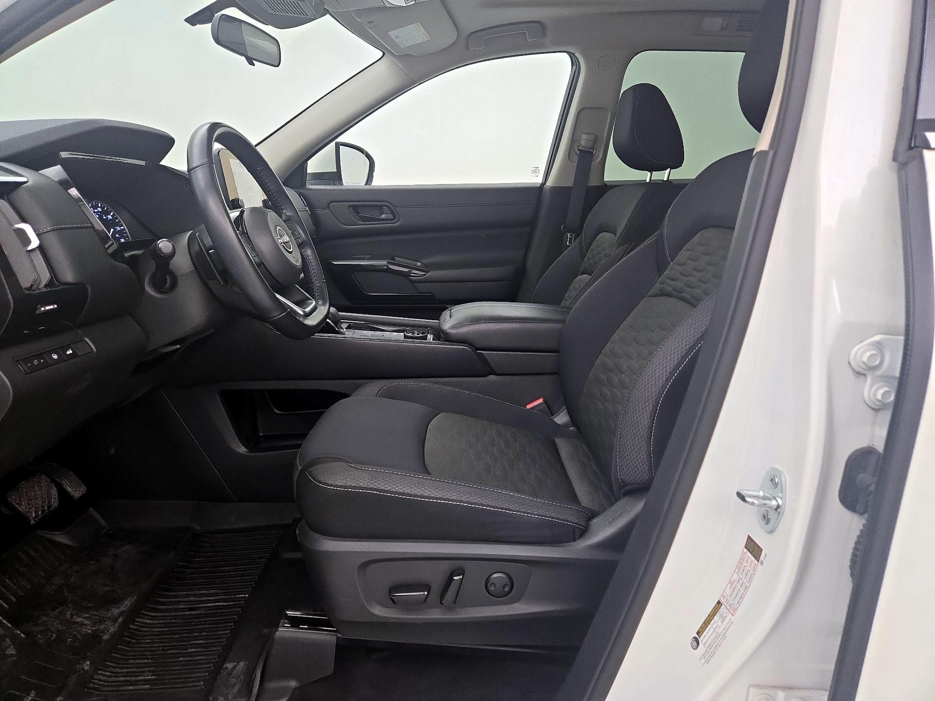 Thumbnail: 2023 Nissan Pathfinder - 11