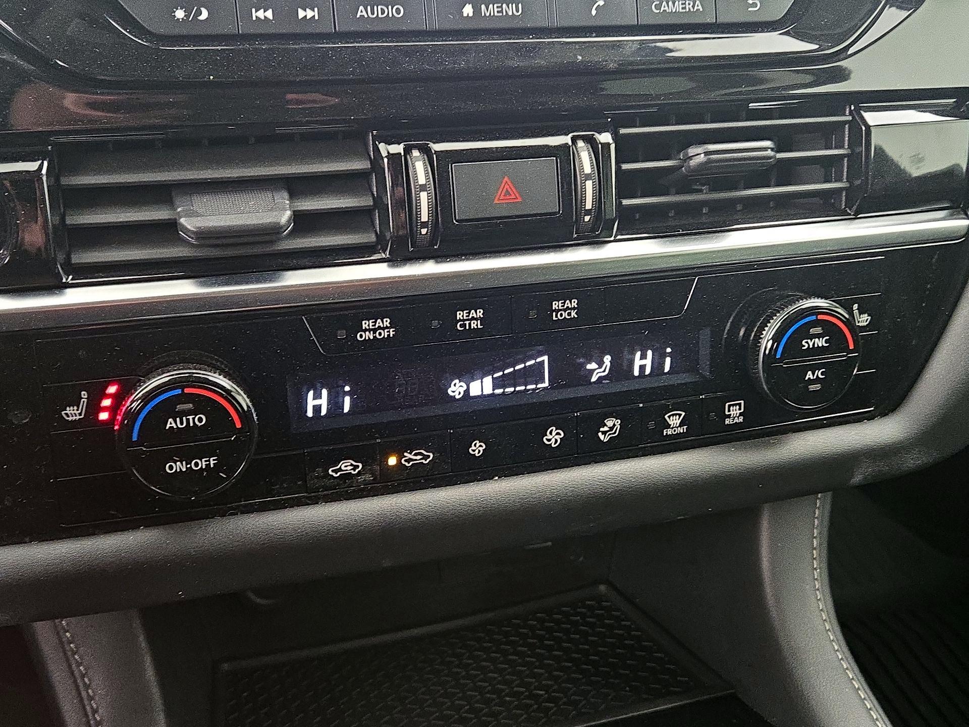 Thumbnail: 2023 Nissan Pathfinder - 16