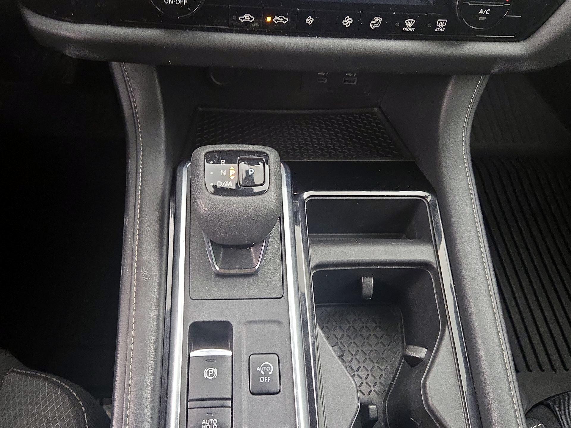 Thumbnail: 2023 Nissan Pathfinder - 17