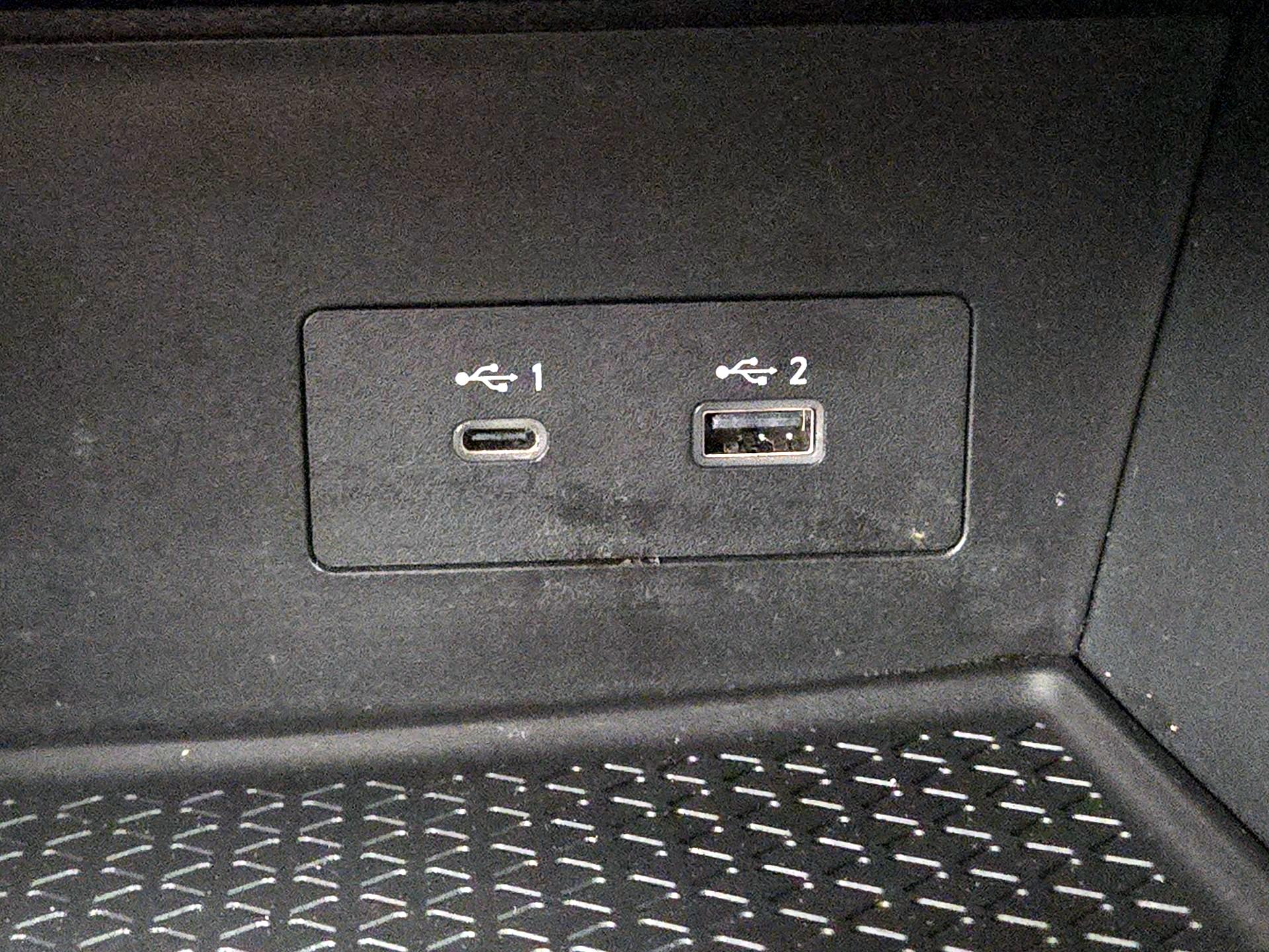 Thumbnail: 2023 Nissan Pathfinder - 18