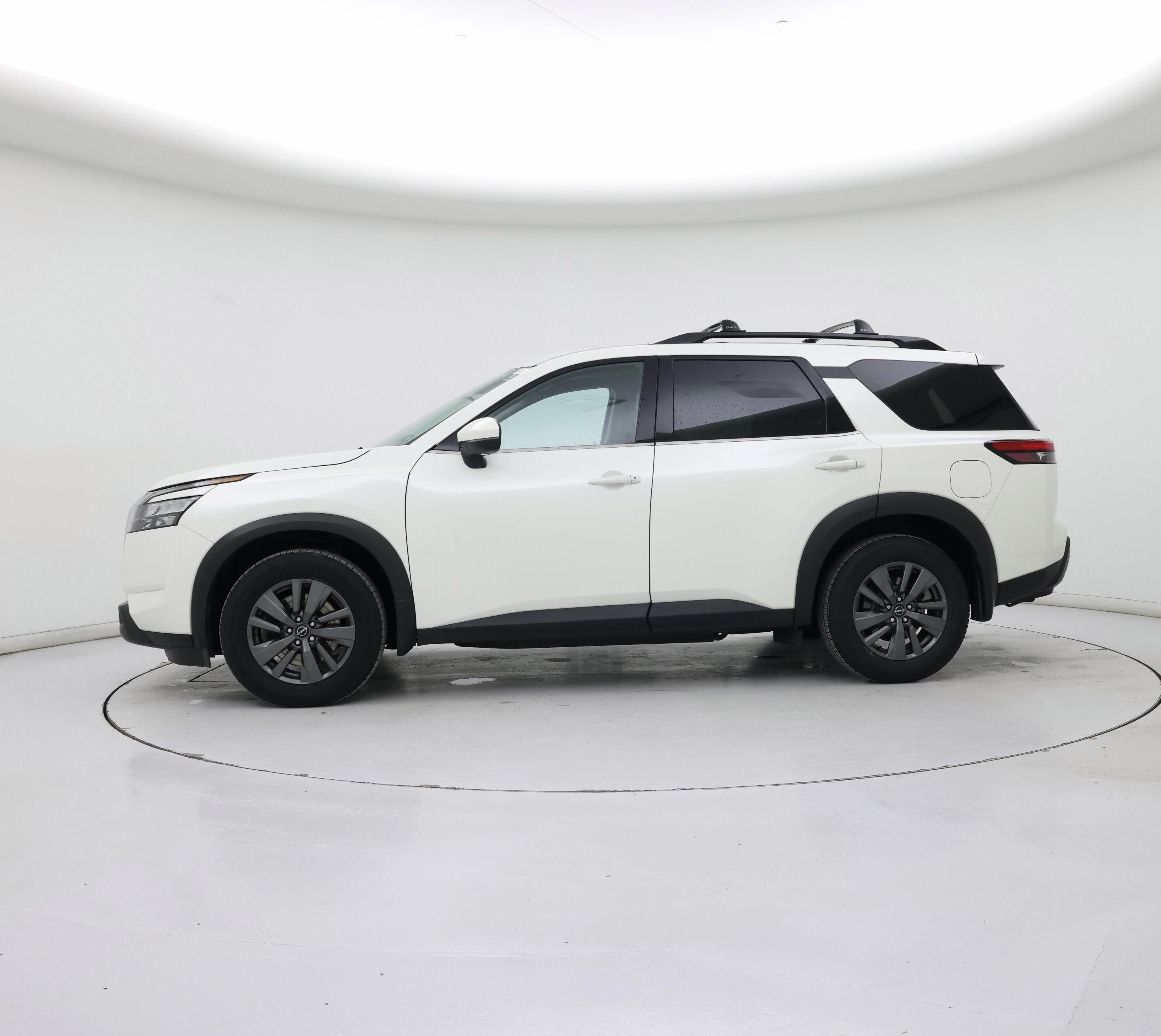 Thumbnail: 2023 Nissan Pathfinder - 3