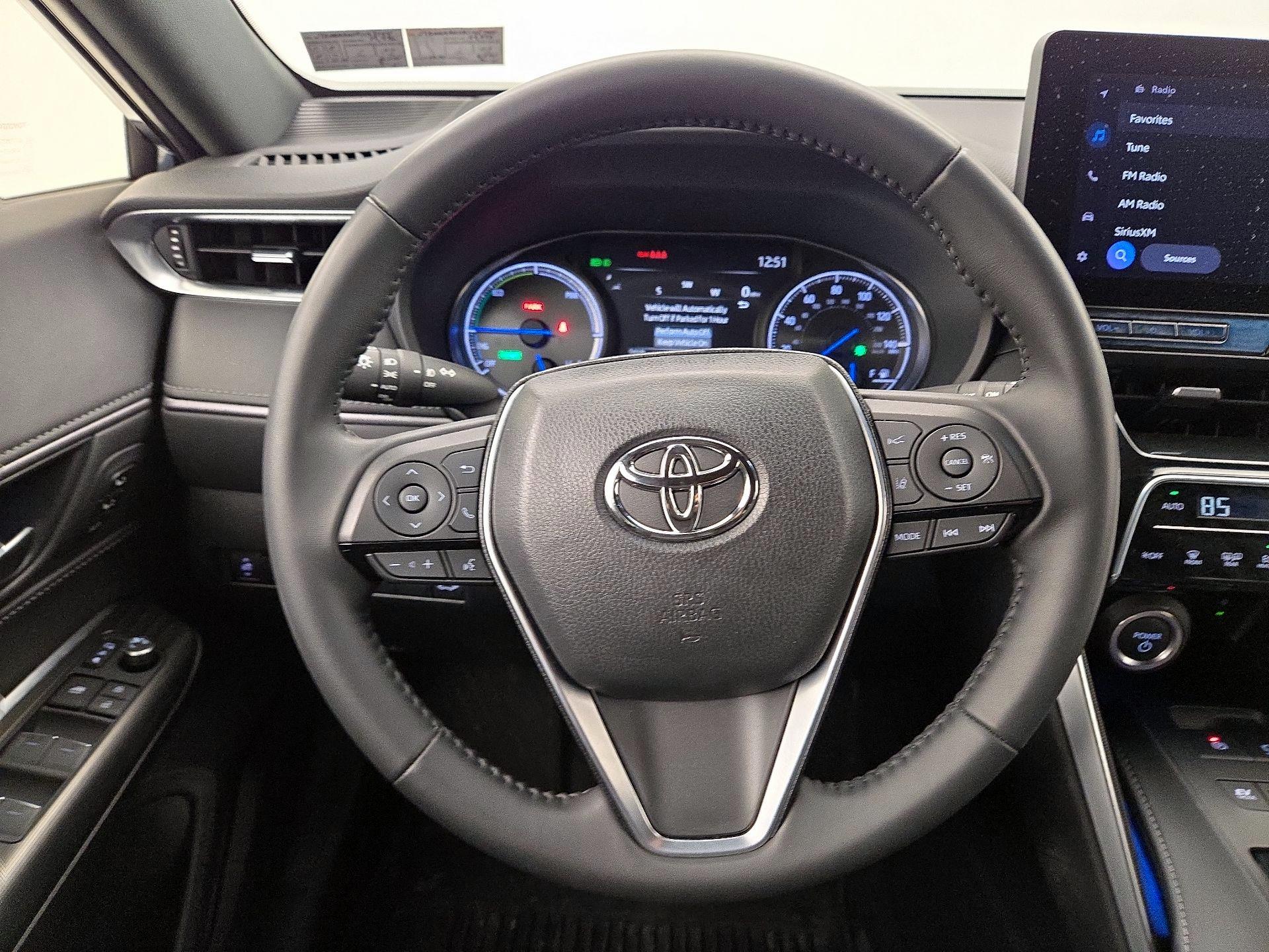 Thumbnail: 2023 Toyota Venza - 10