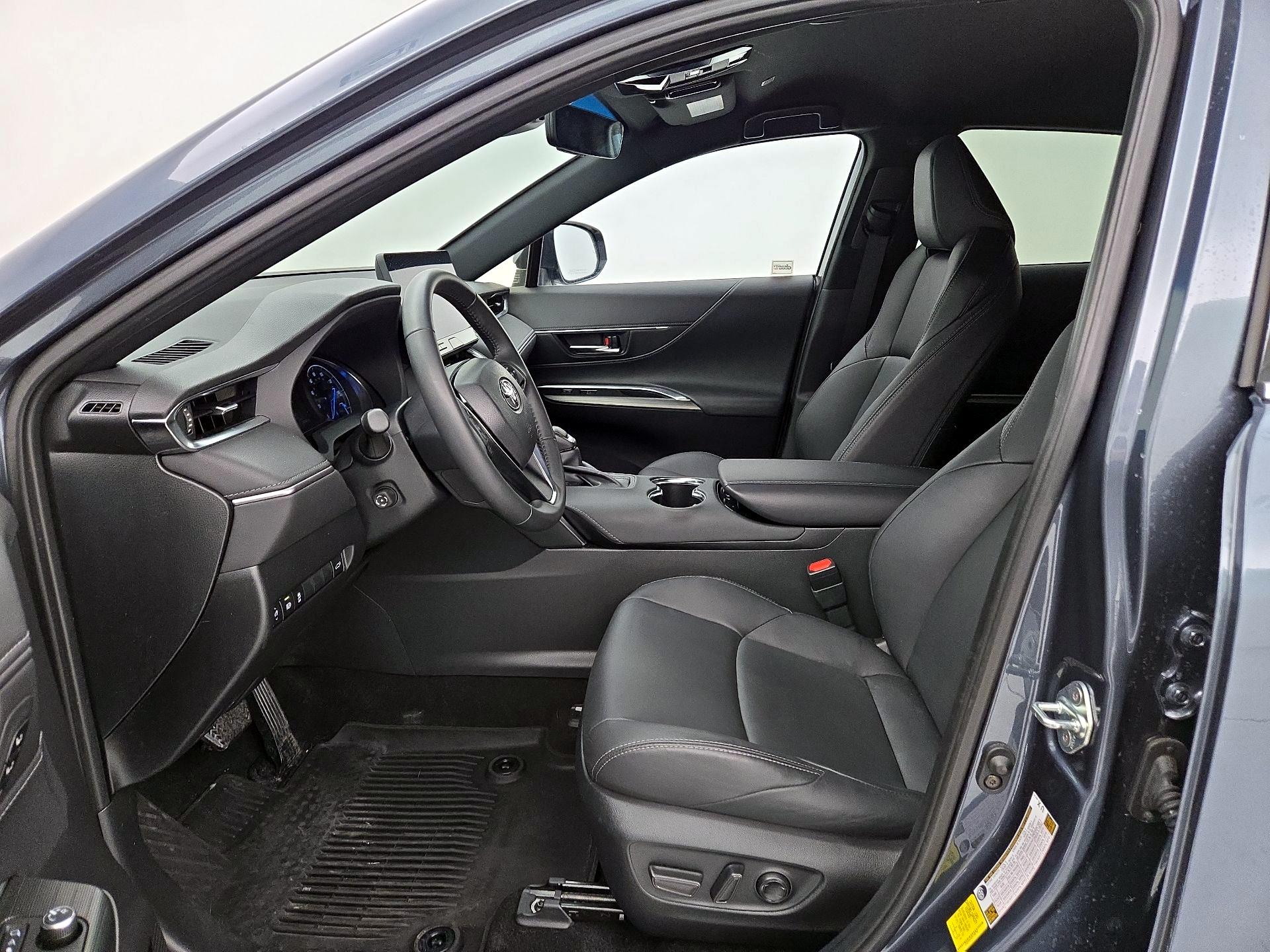 Thumbnail: 2023 Toyota Venza - 11