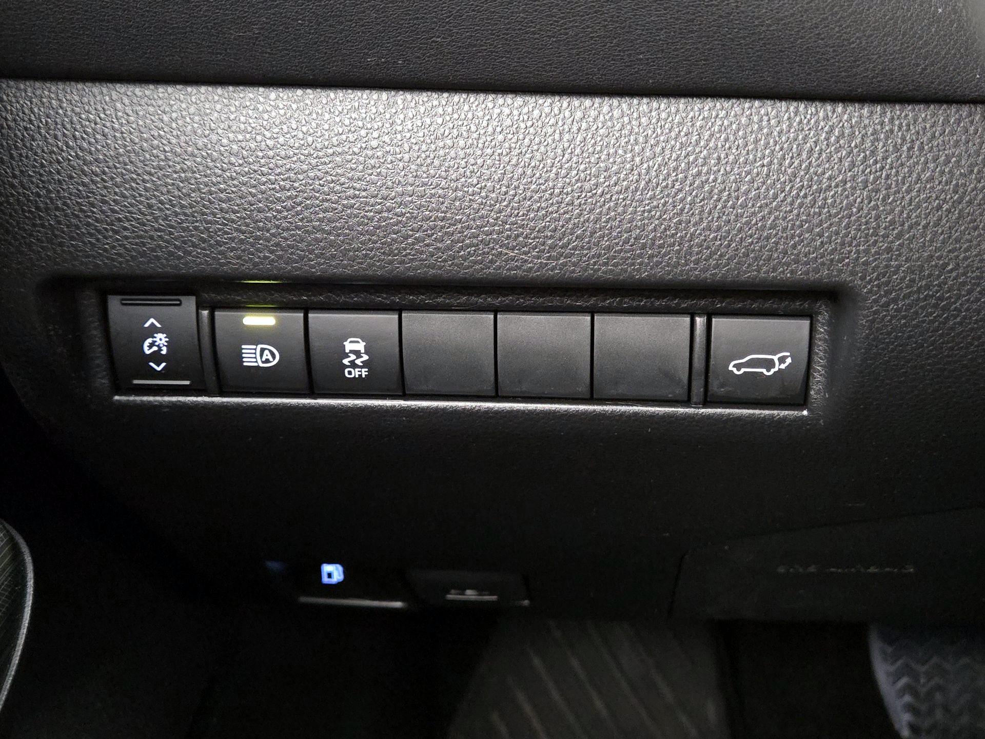 Thumbnail: 2023 Toyota Venza - 13