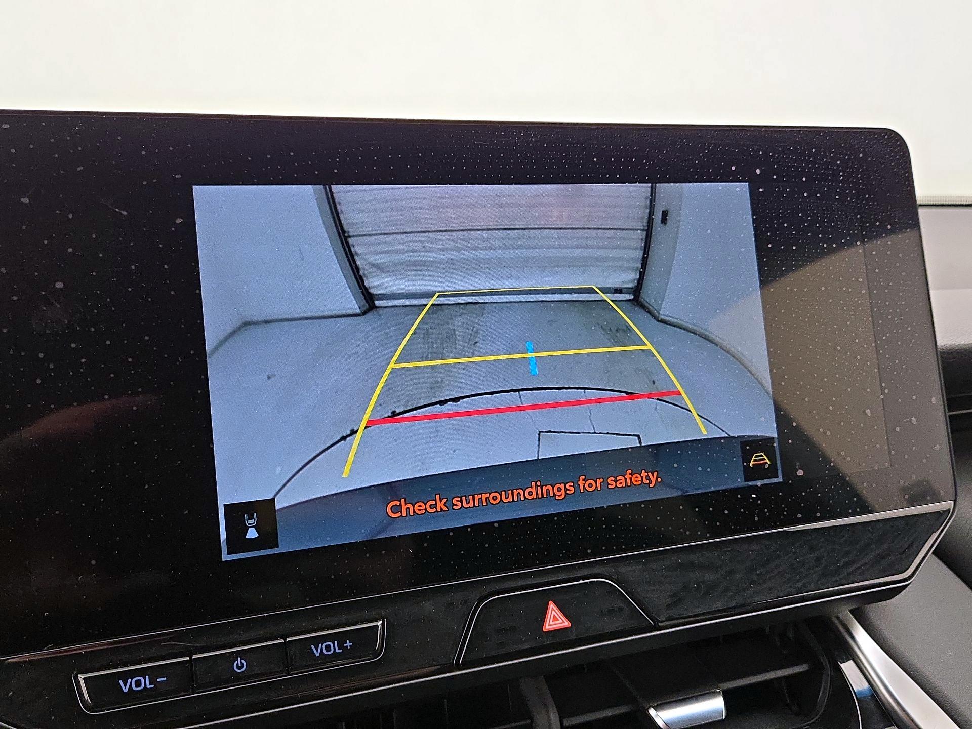 Thumbnail: 2023 Toyota Venza - 14