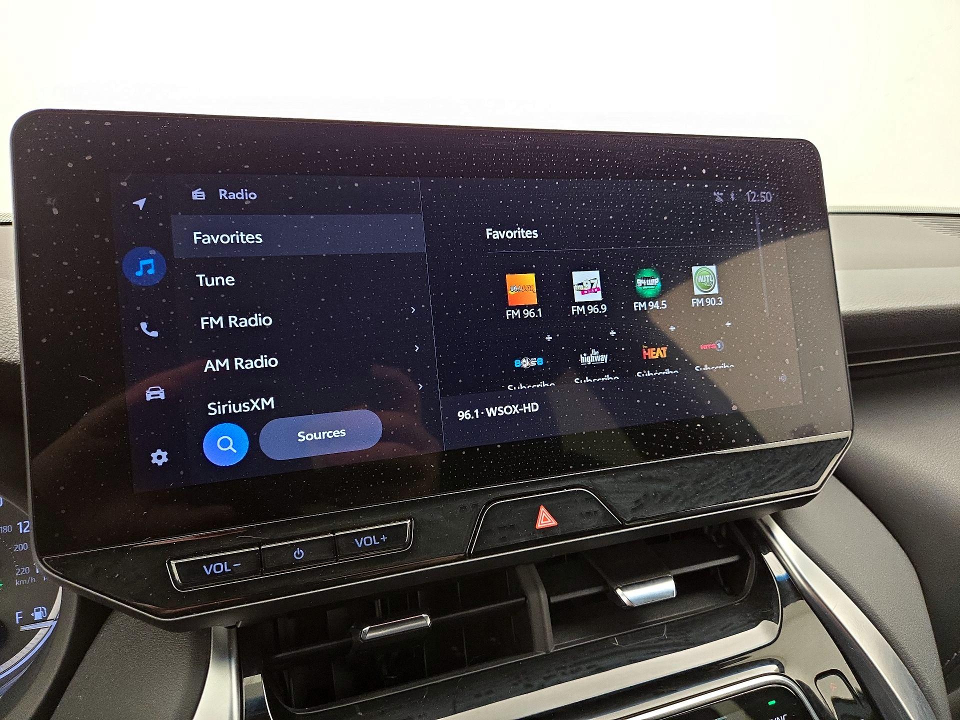 Thumbnail: 2023 Toyota Venza - 15