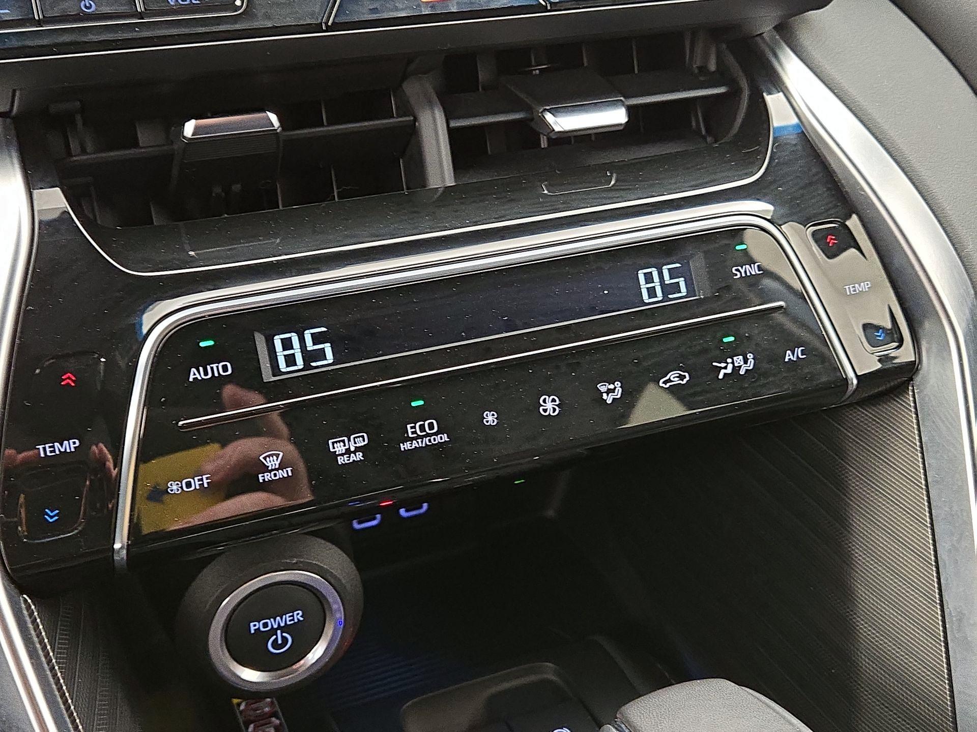 Thumbnail: 2023 Toyota Venza - 16