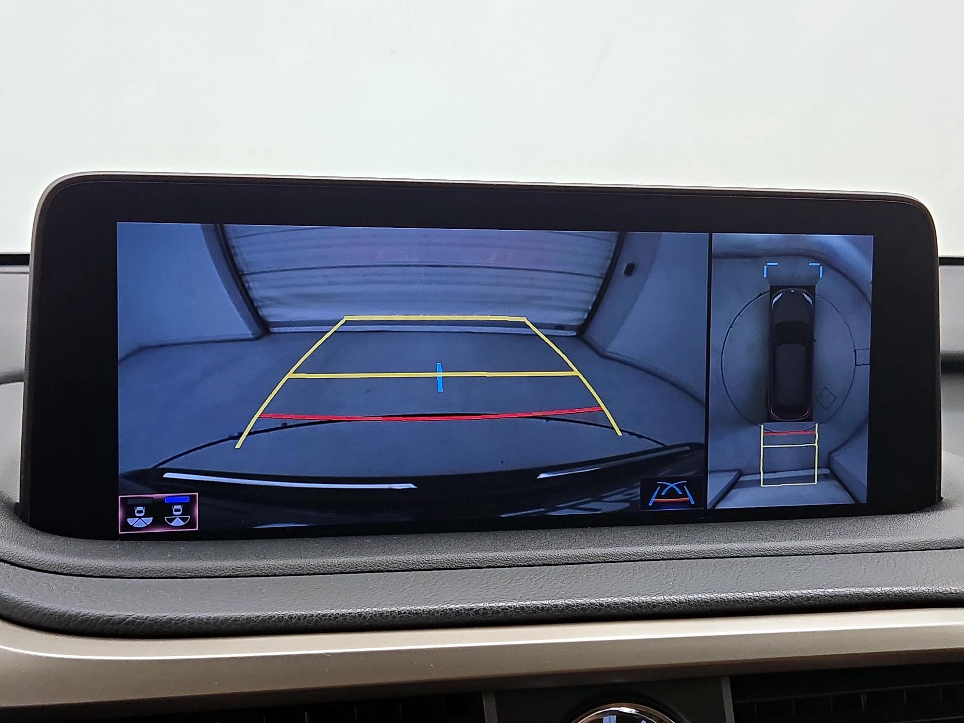 Thumbnail: 2021 Lexus RX - 15