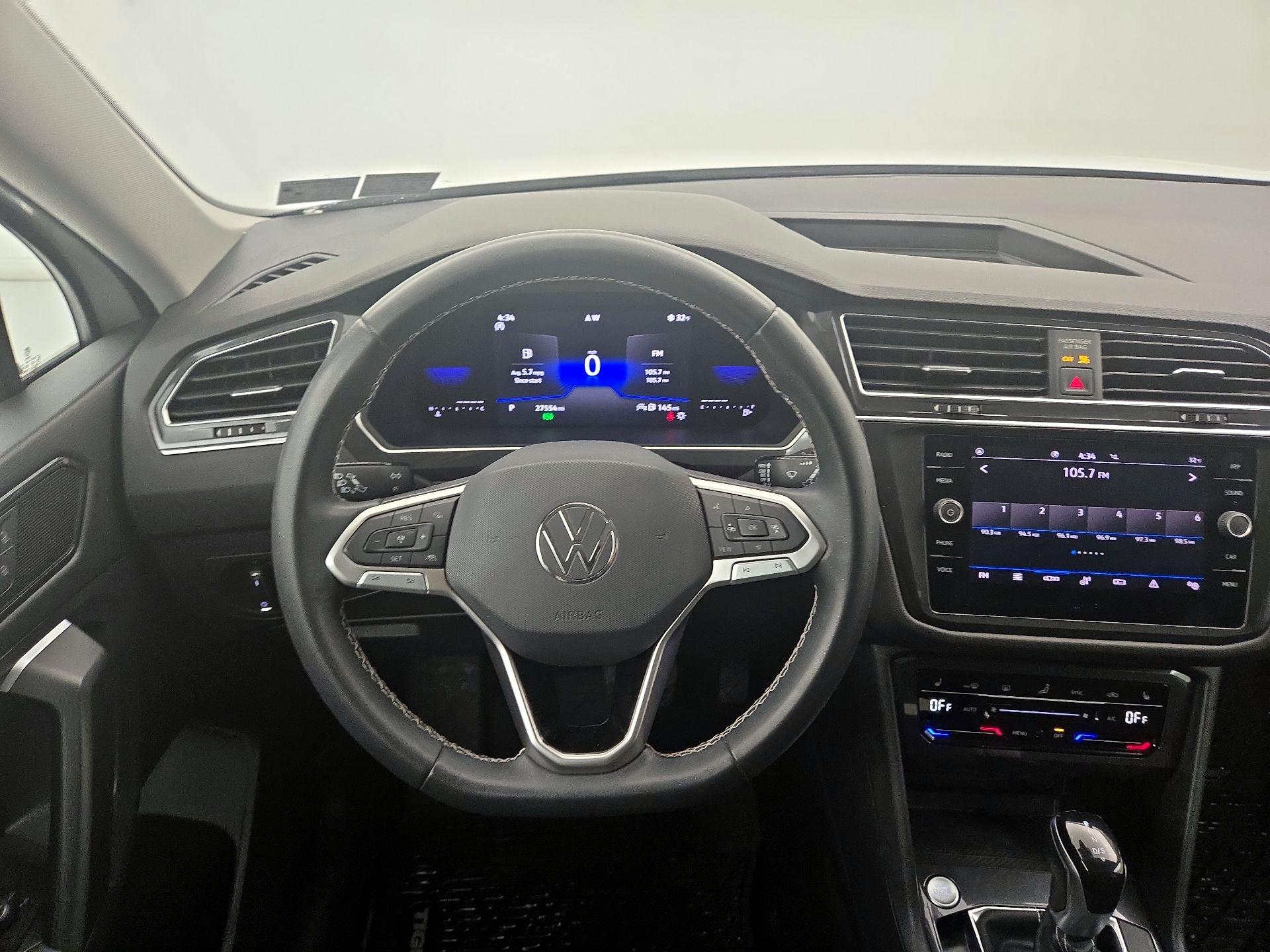 Thumbnail: 2022 Volkswagen Tiguan - 10