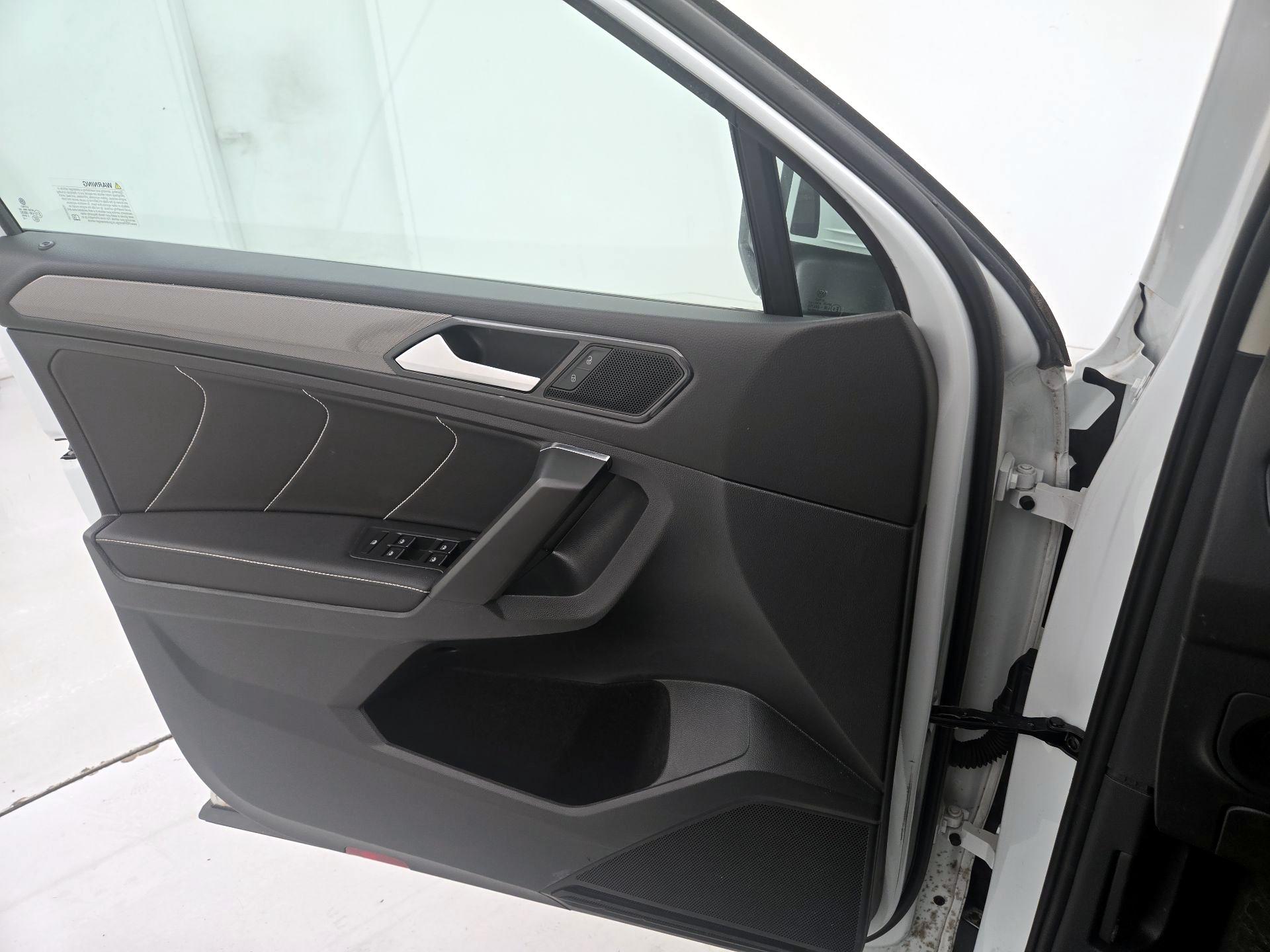 Thumbnail: 2022 Volkswagen Tiguan - 12