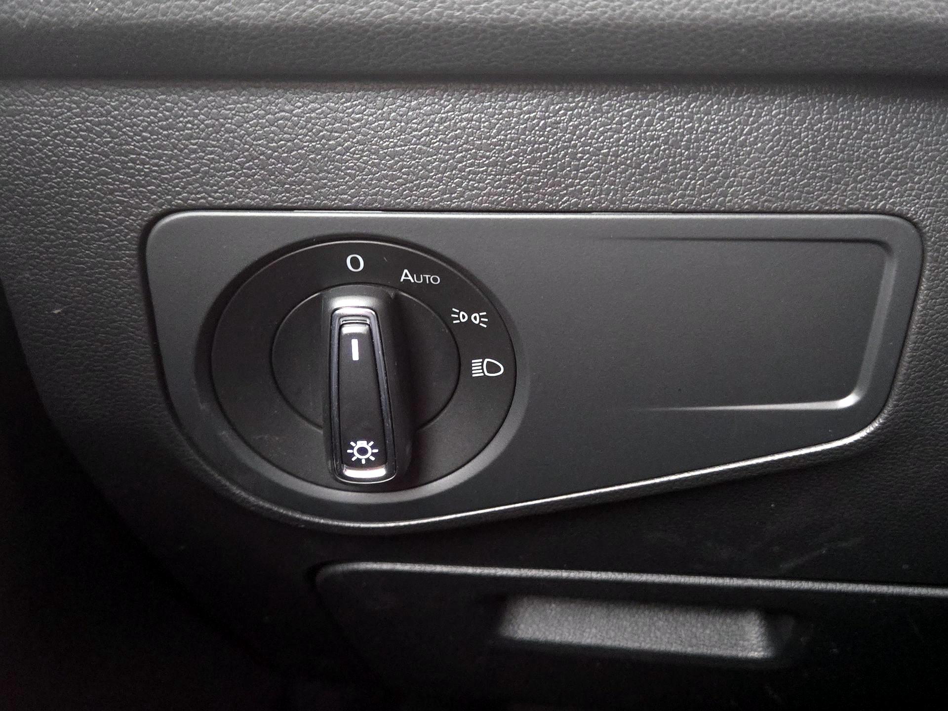 Thumbnail: 2022 Volkswagen Tiguan - 13