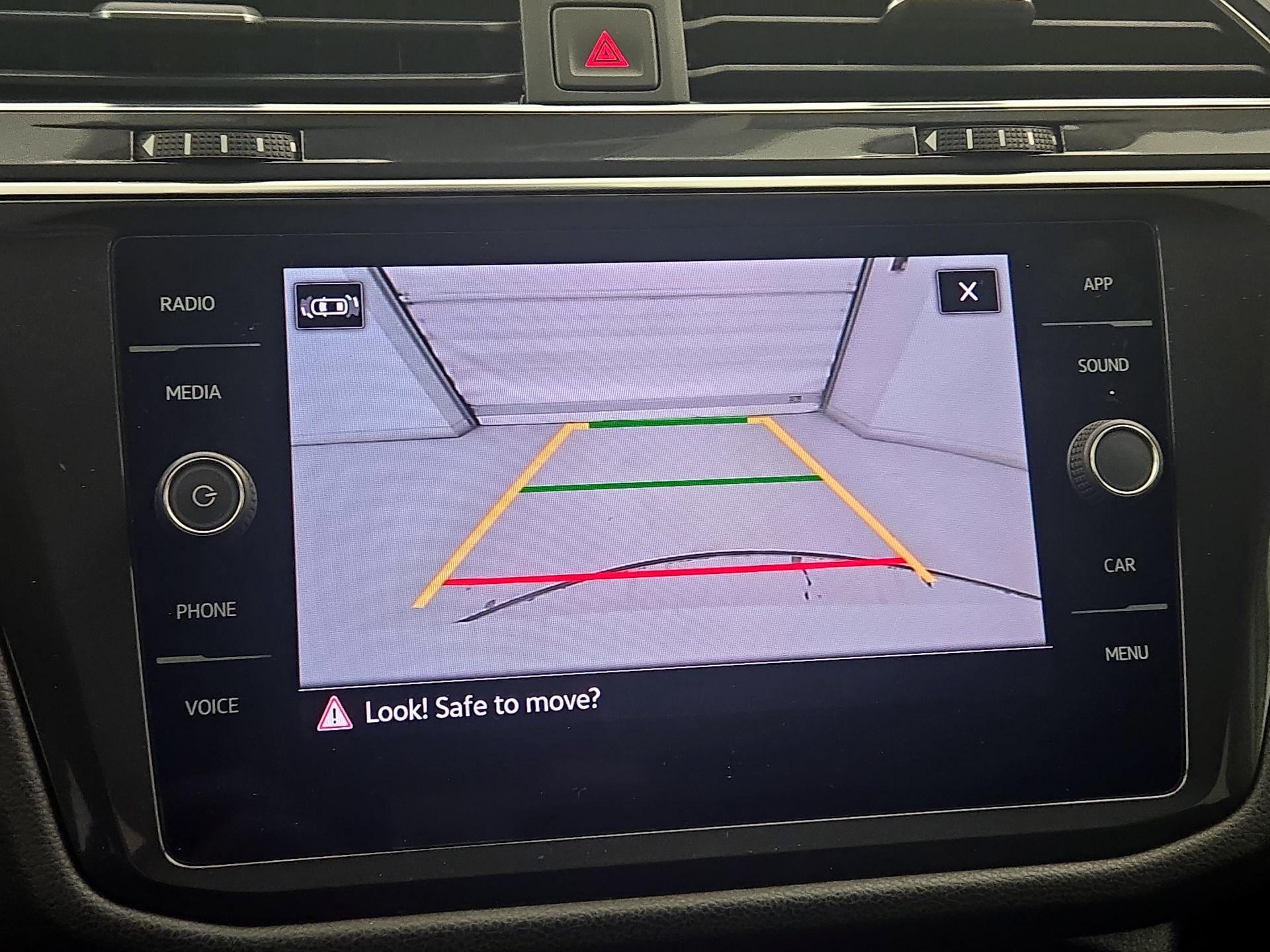 Thumbnail: 2022 Volkswagen Tiguan - 14