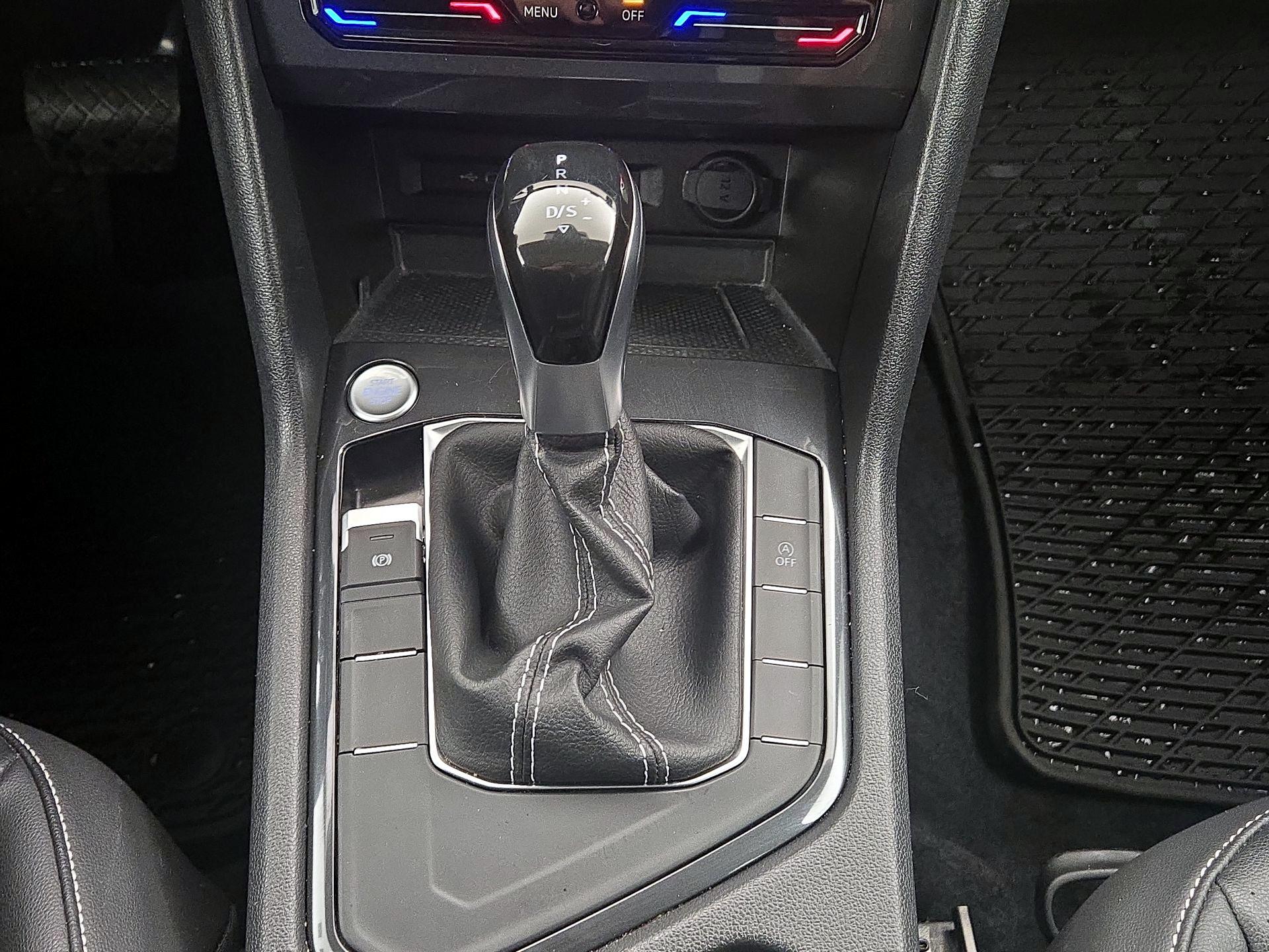 Thumbnail: 2022 Volkswagen Tiguan - 17