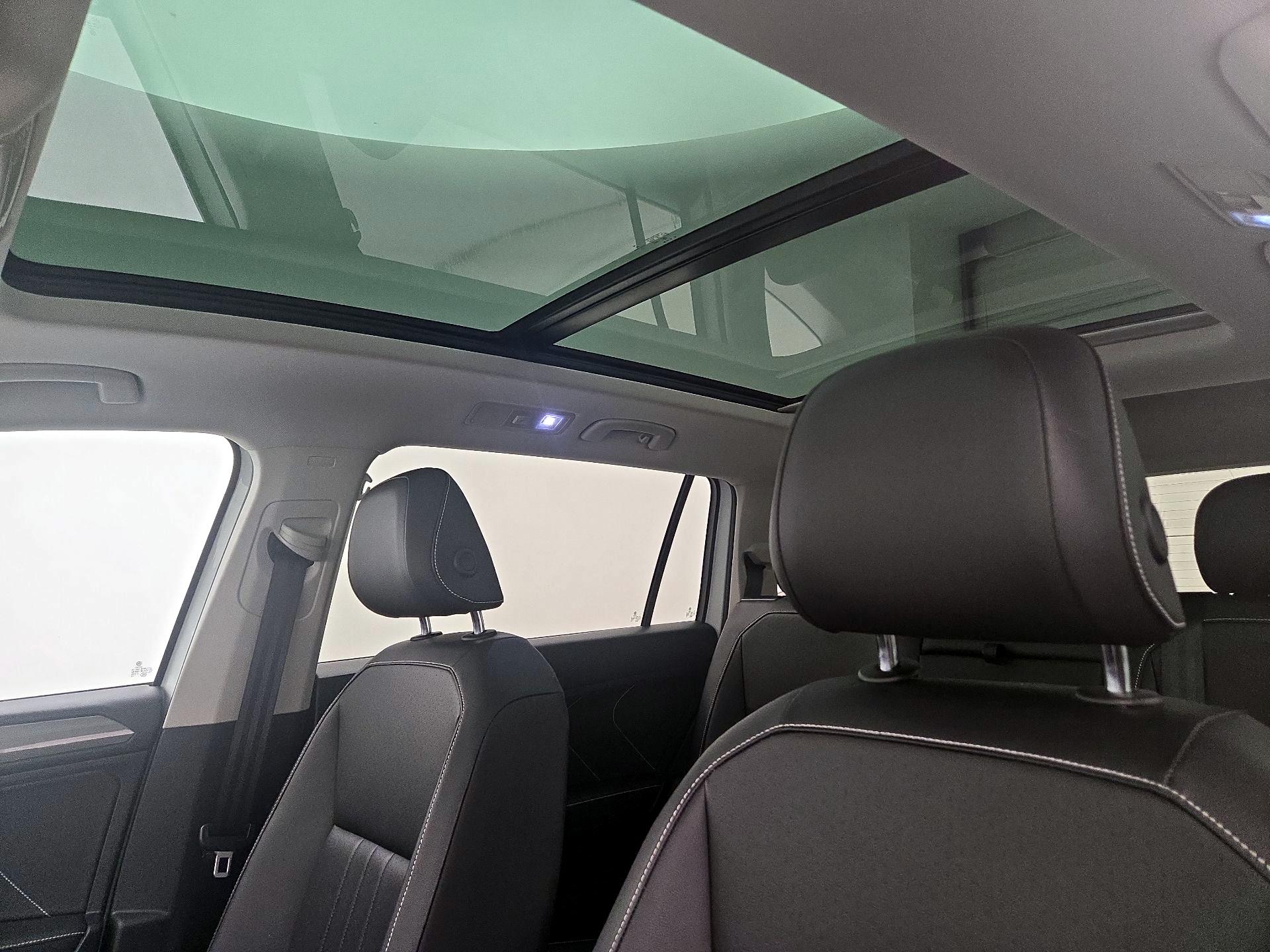 Thumbnail: 2022 Volkswagen Tiguan - 18