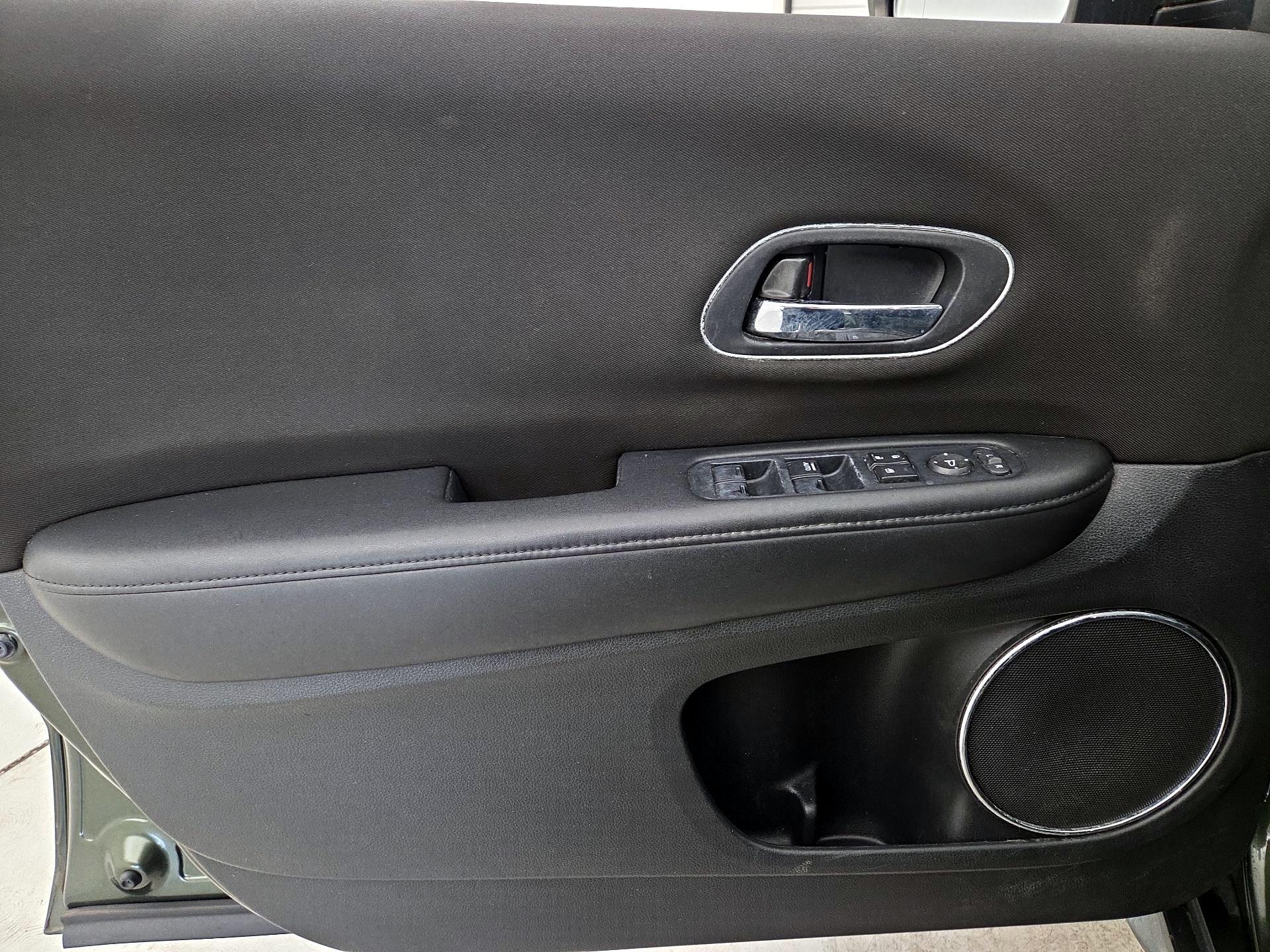 Thumbnail: 2016 Honda HR-V - 12