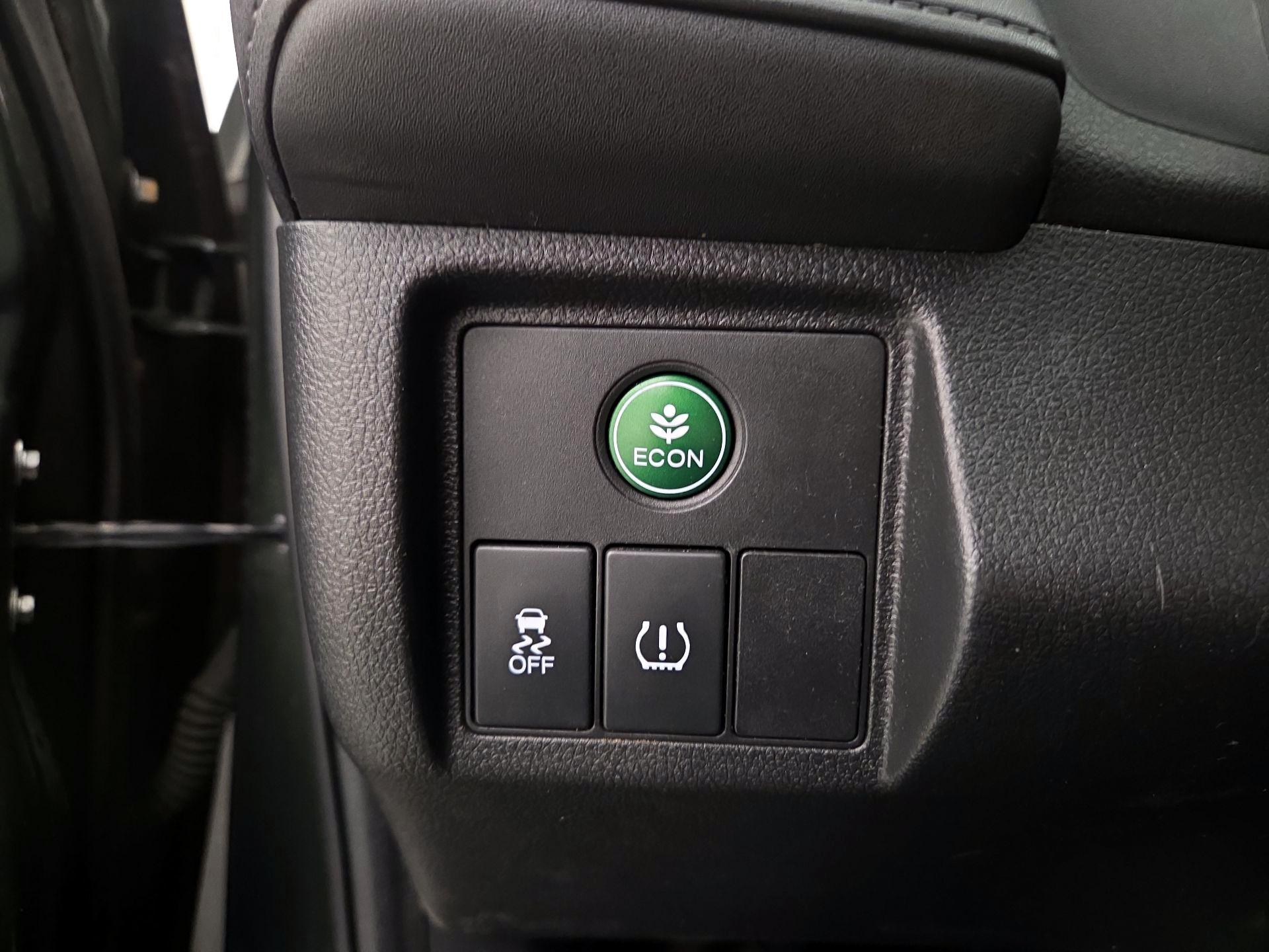 Thumbnail: 2016 Honda HR-V - 13