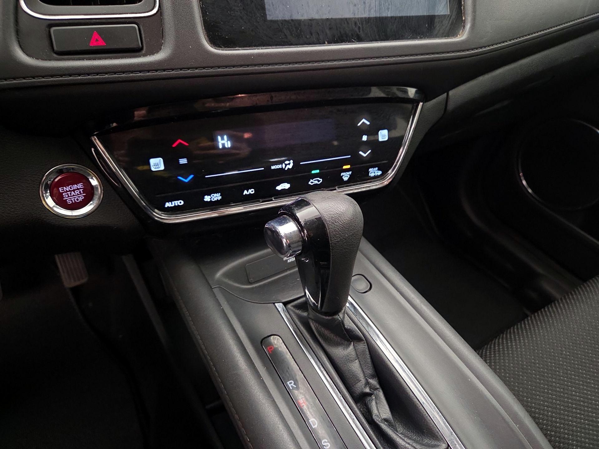 Thumbnail: 2016 Honda HR-V - 16