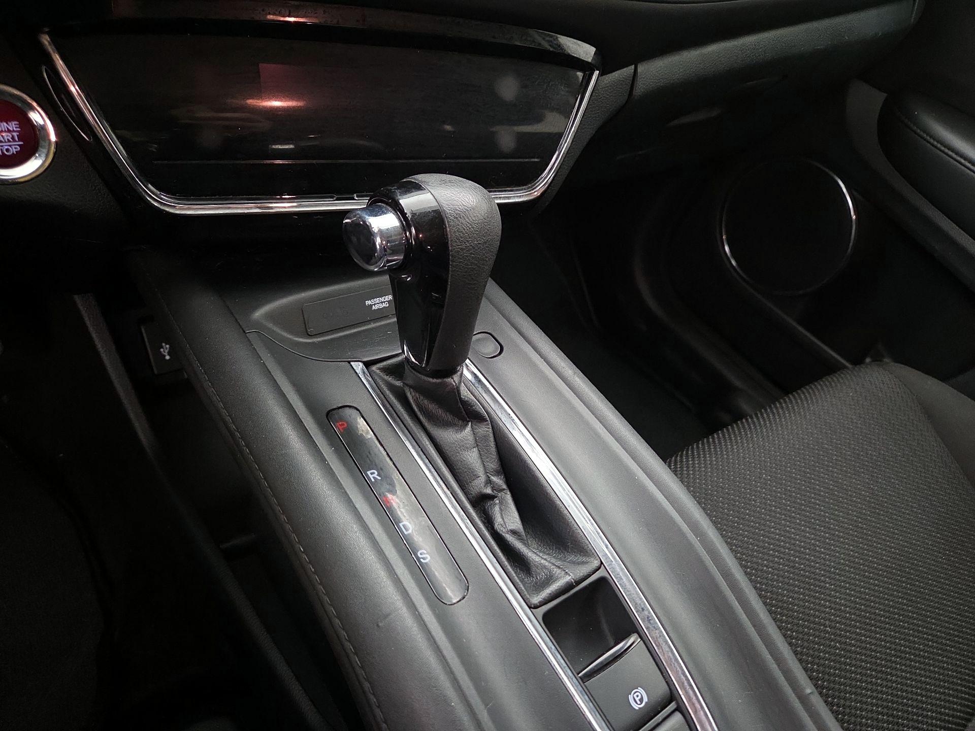 Thumbnail: 2016 Honda HR-V - 17