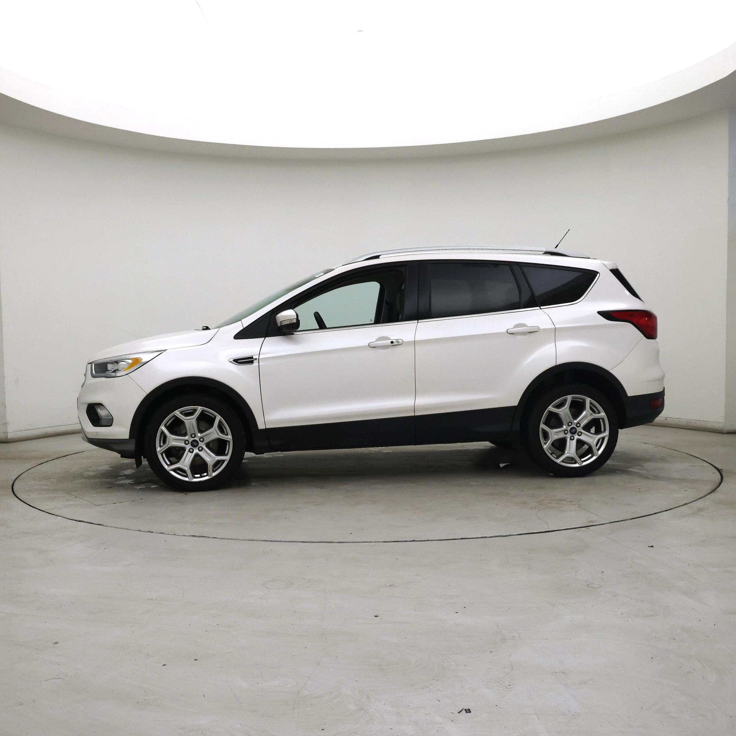 Thumbnail: 2019 Ford Escape - 3