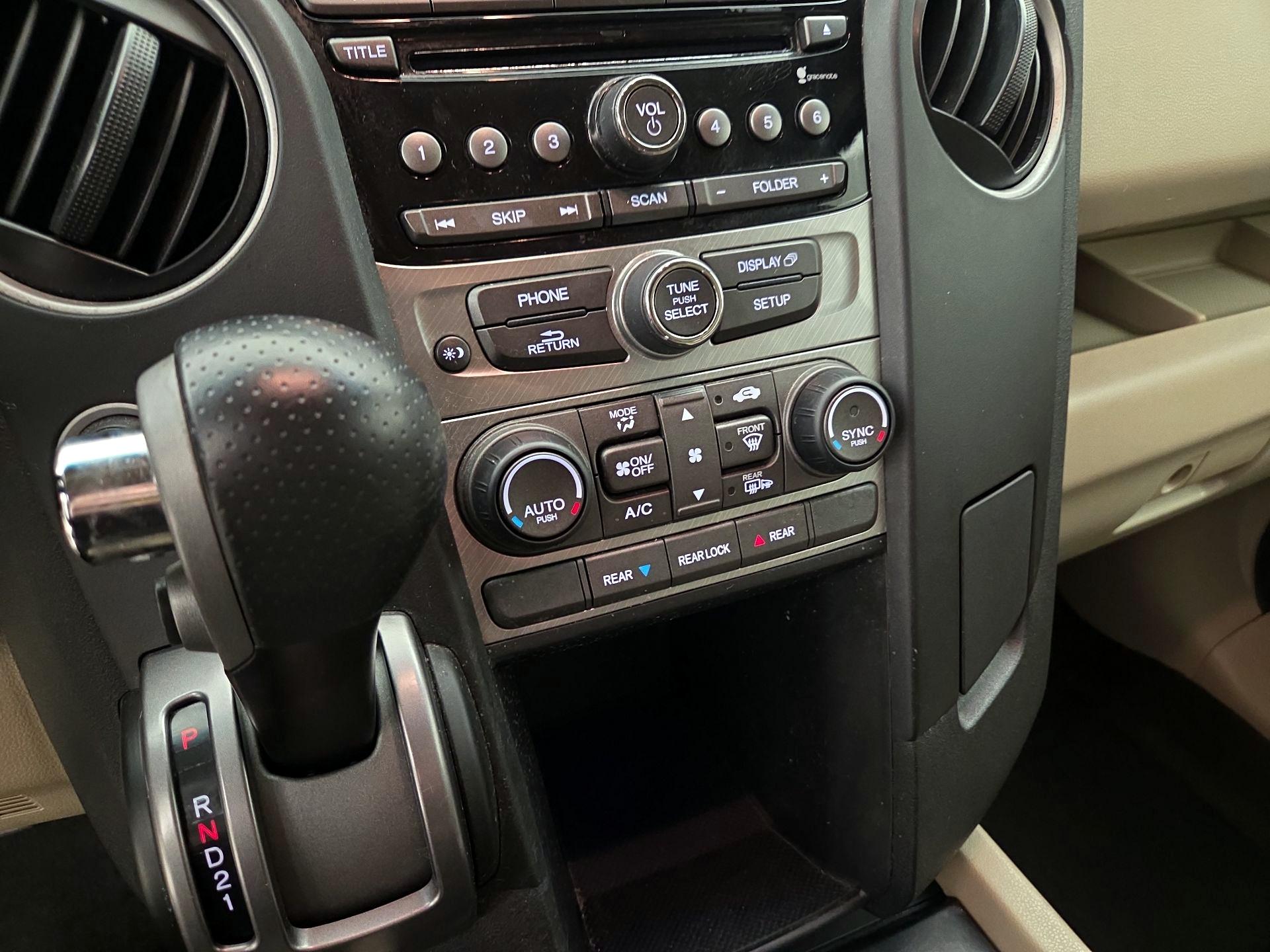 Thumbnail: 2014 Honda Pilot - 16