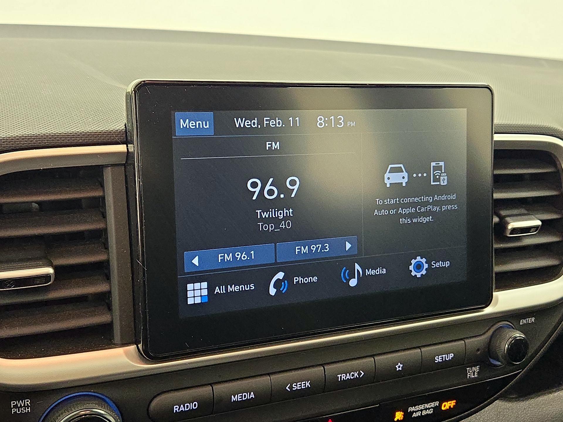 Thumbnail: 2023 Hyundai Venue - 15